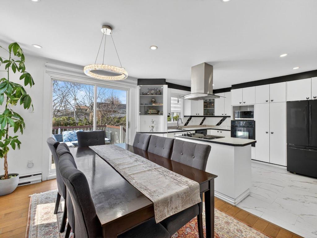 









960

 - 960A


14e Avenue

,
Fabreville (Laval),




QC
H7R4N8

