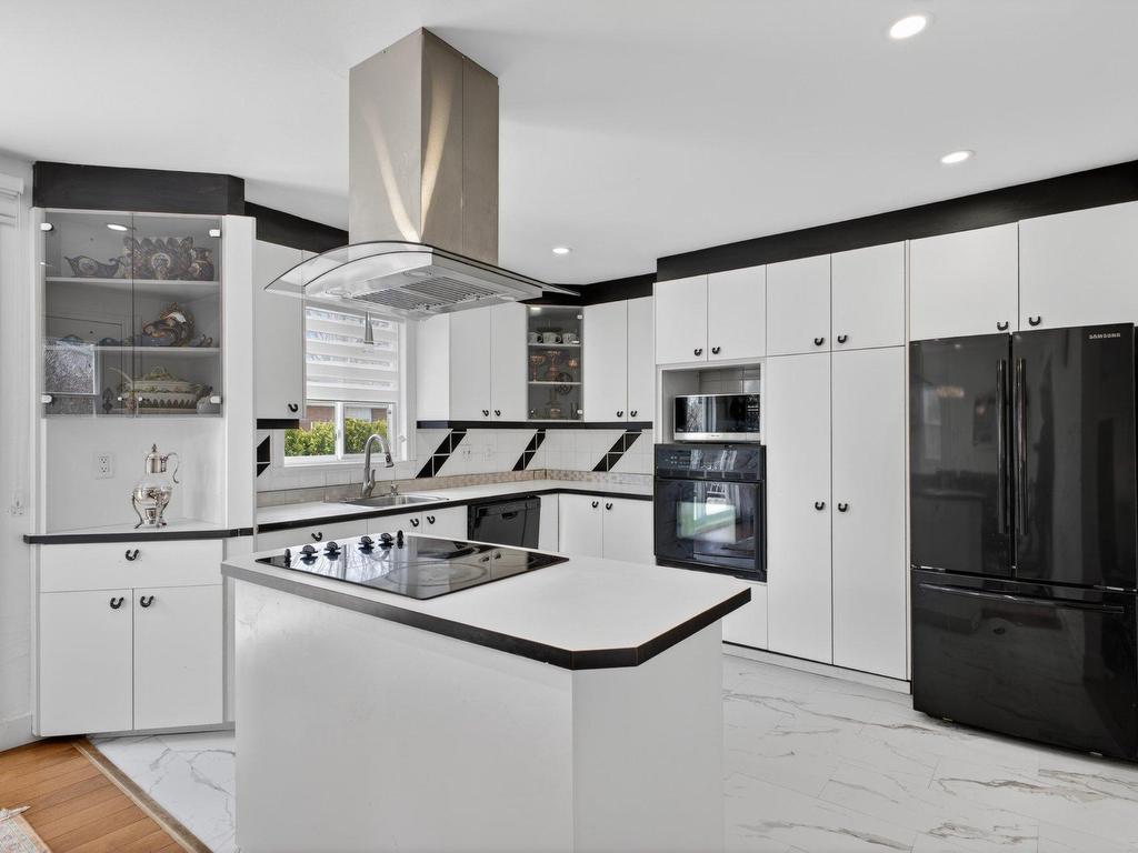 









960

 - 960A


14e Avenue

,
Fabreville (Laval),




QC
H7R4N8

