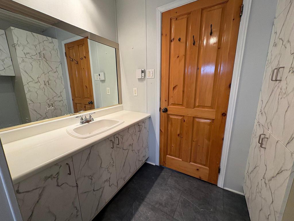 









2952


Ch. St-Charles

, 29,
Lachenaie (Terrebonne),




QC
J6V1A7

