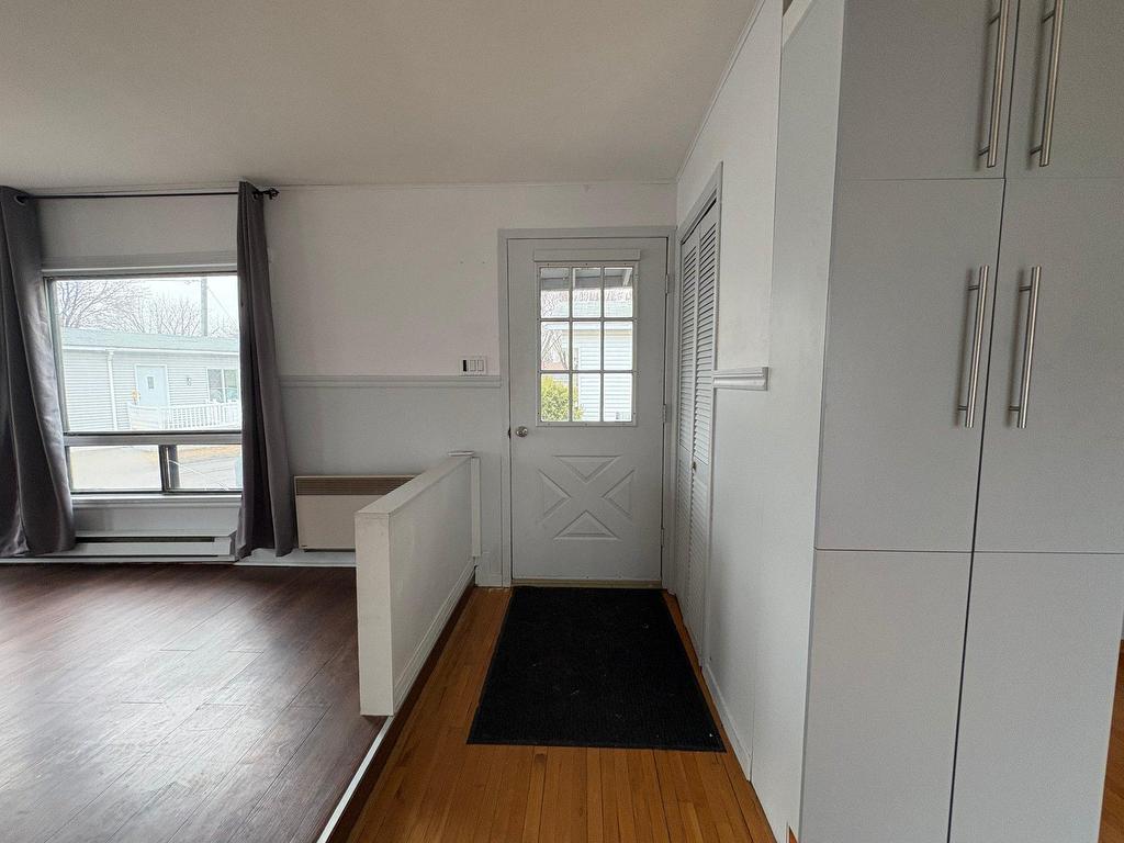 









2952


Ch. St-Charles

, 29,
Lachenaie (Terrebonne),




QC
J6V1A7

