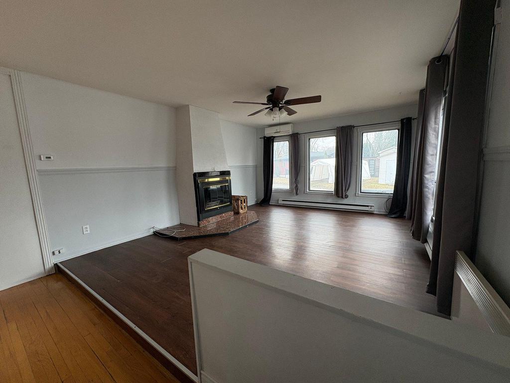 









2952


Ch. St-Charles

, 29,
Lachenaie (Terrebonne),




QC
J6V1A7

