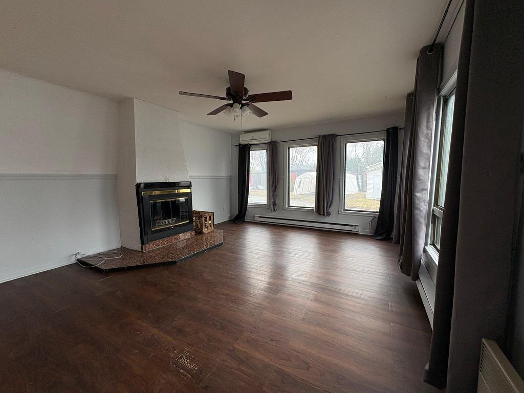 









2952


Ch. St-Charles

, 29,
Lachenaie (Terrebonne),




QC
J6V1A7

