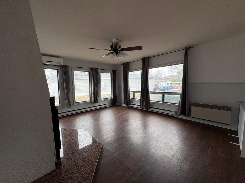 









2952


Ch. St-Charles

, 29,
Lachenaie (Terrebonne),




QC
J6V1A7

