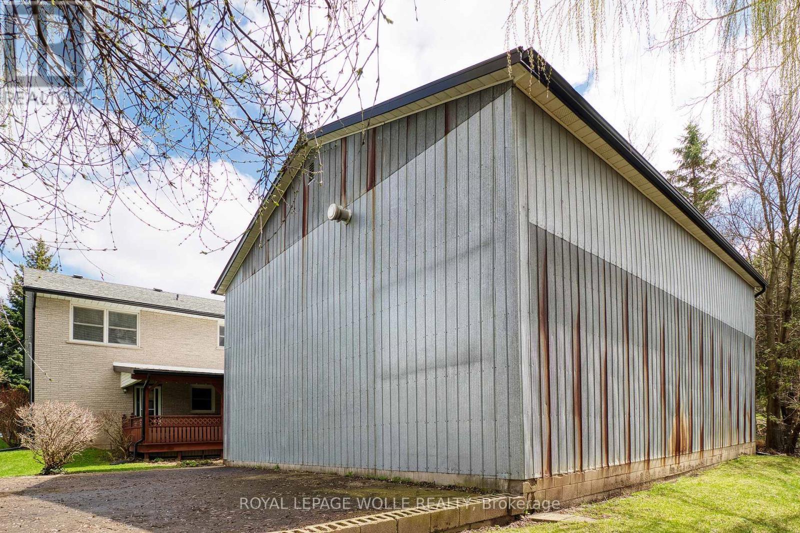 












108 QUEENSWAY DRIVE

,
Woolwich,




Ontario
N0B2N0

