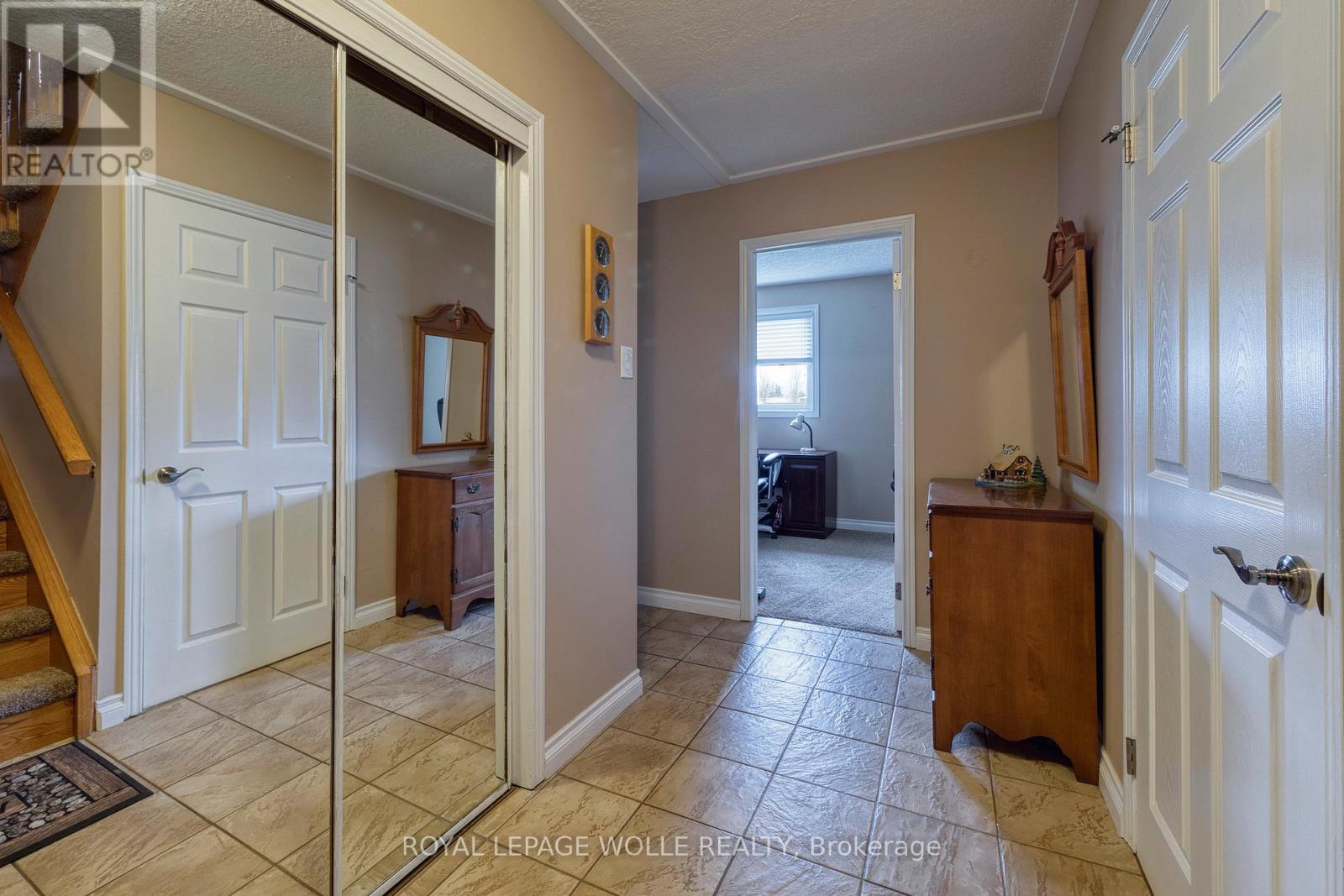 












108 QUEENSWAY DRIVE

,
Woolwich,




Ontario
N0B2N0

