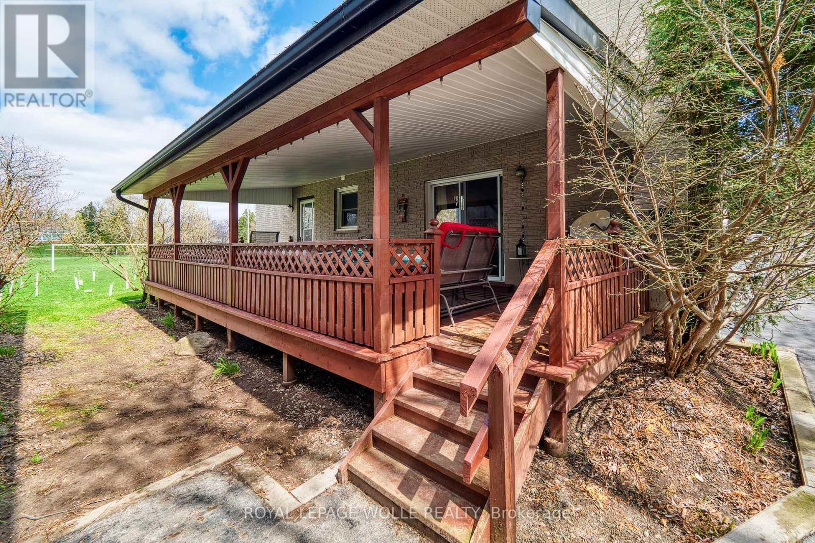












108 QUEENSWAY DRIVE

,
Woolwich,




Ontario
N0B2N0

