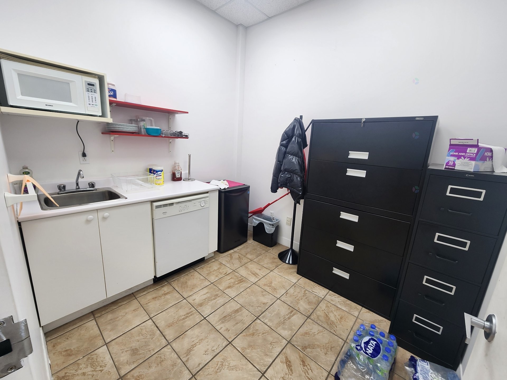 









3210


Av. Jacques-Bureau

, 200,
Laval (Chomedey),




QC
H7P0A9

