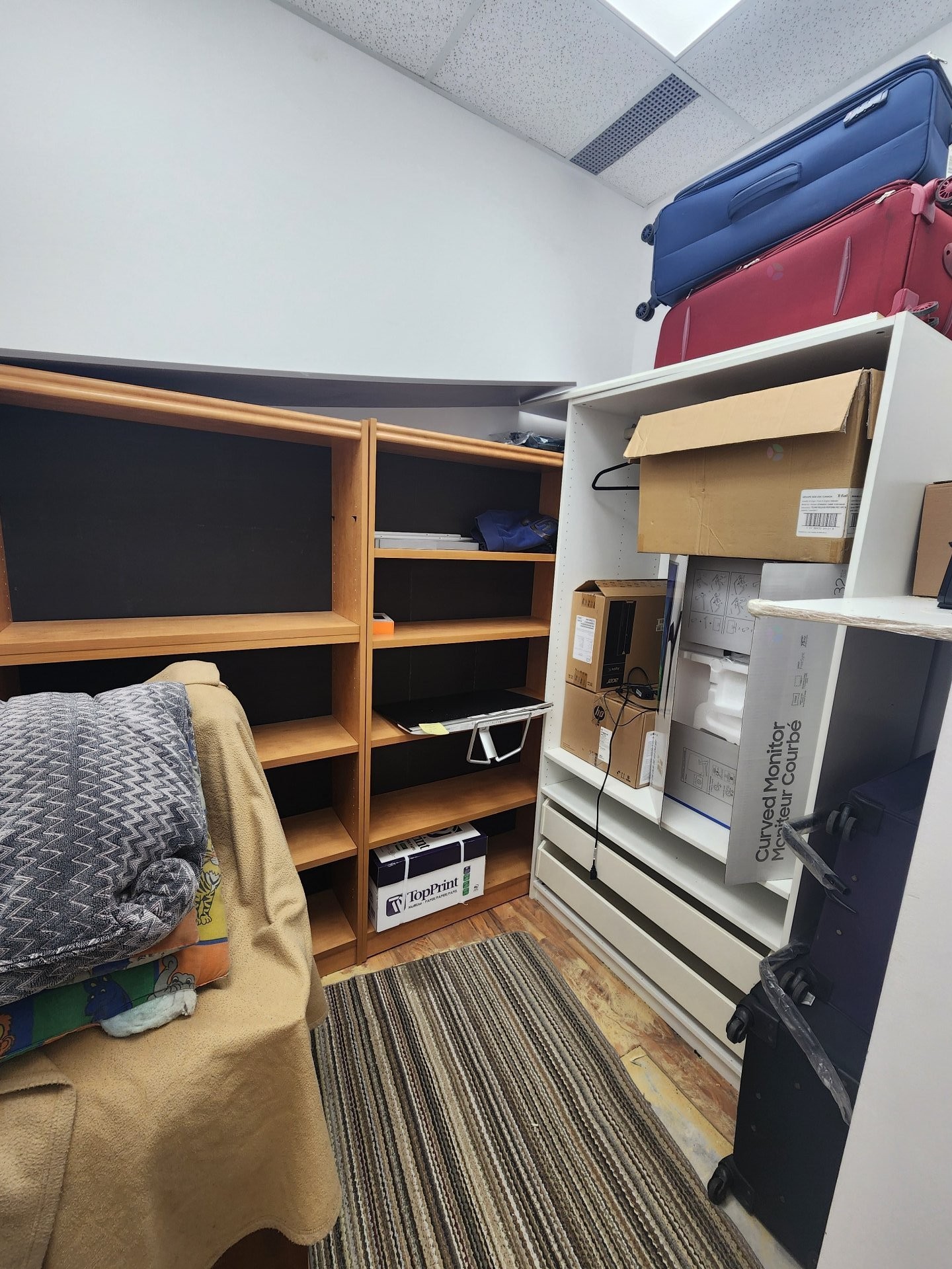 









3210


Av. Jacques-Bureau

, 200,
Laval (Chomedey),




QC
H7P0A9

