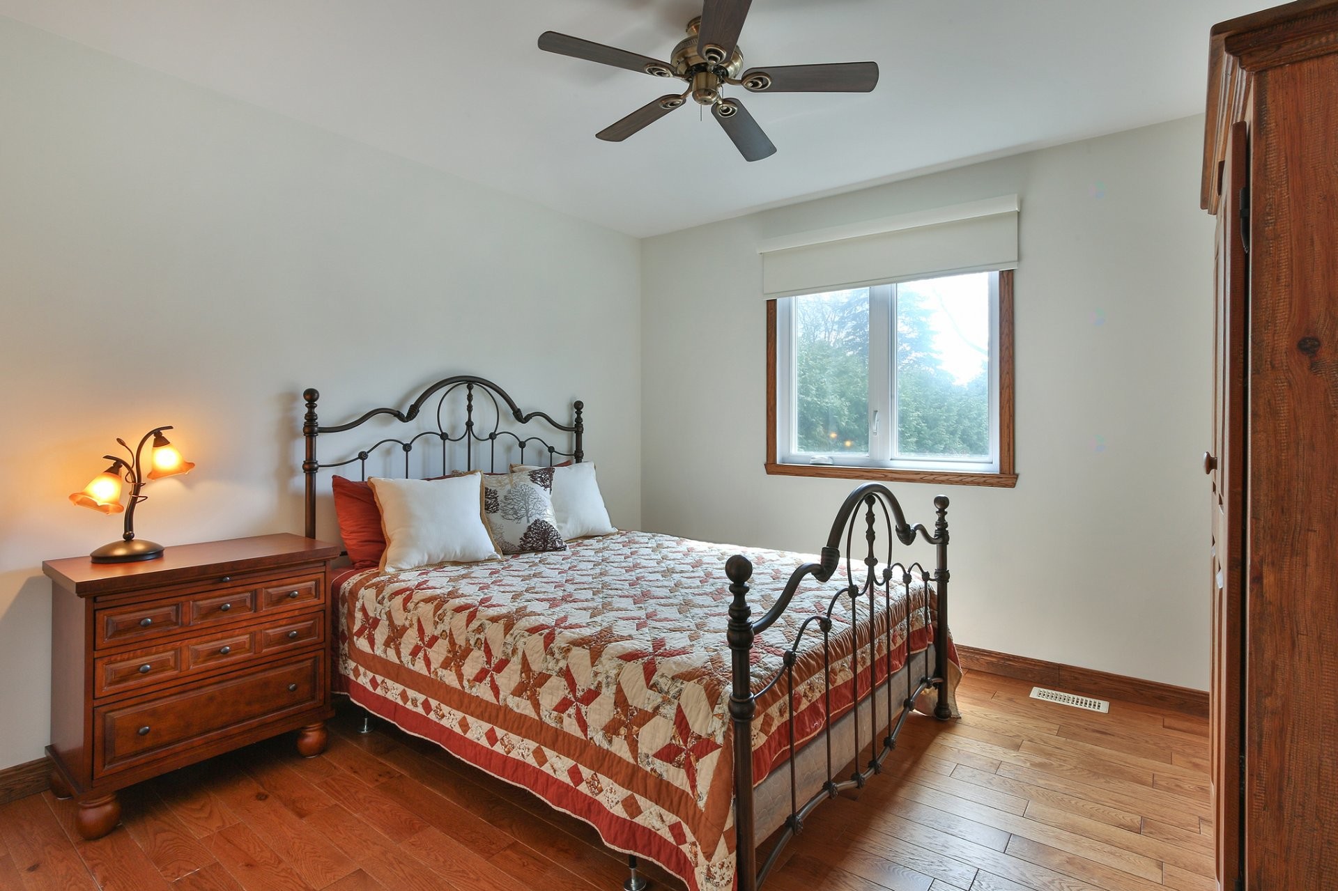 









37


Rue des Roses

,
Saint-Jean-sur-Richelieu,




QC
J2W1R1

