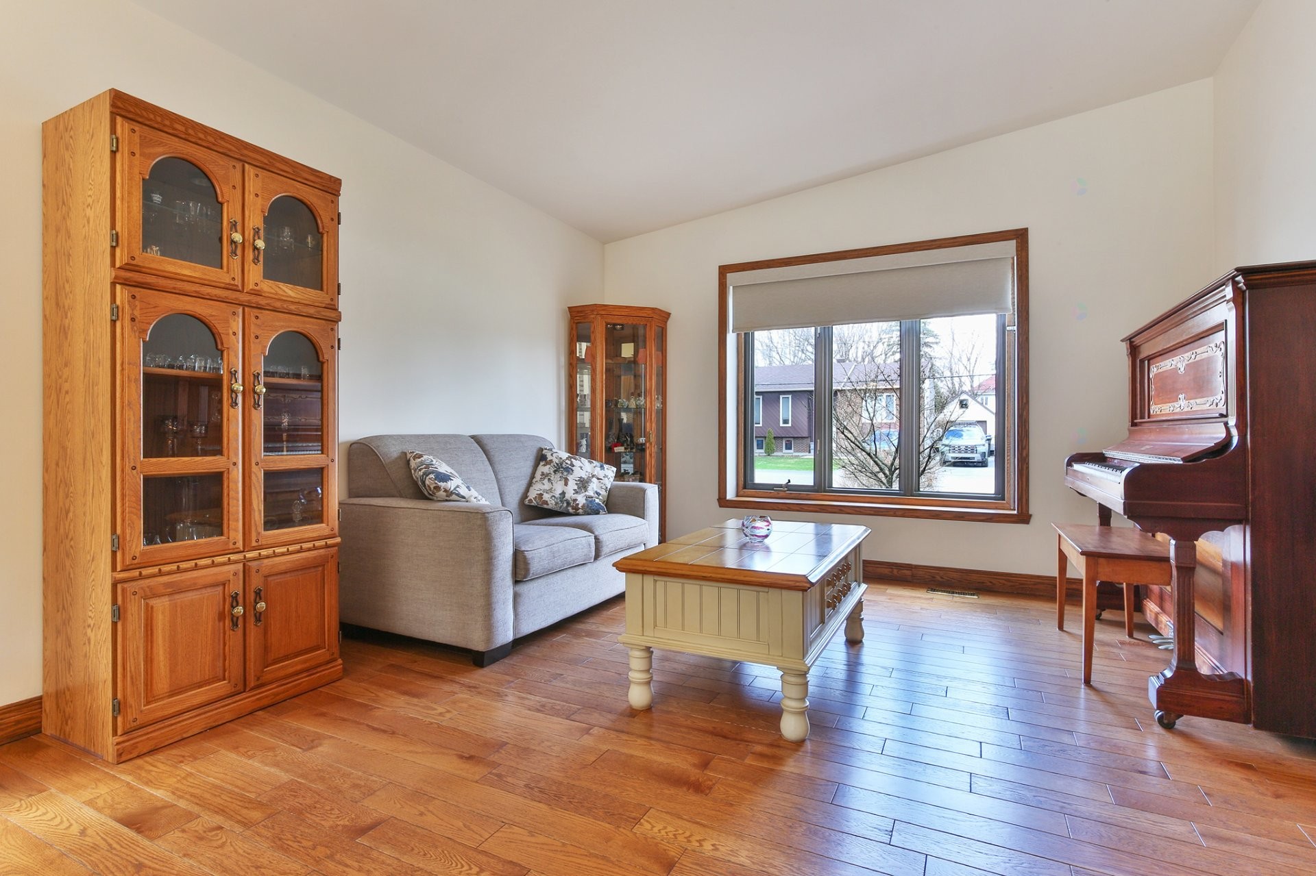 









37


Rue des Roses

,
Saint-Jean-sur-Richelieu,




QC
J2W1R1

