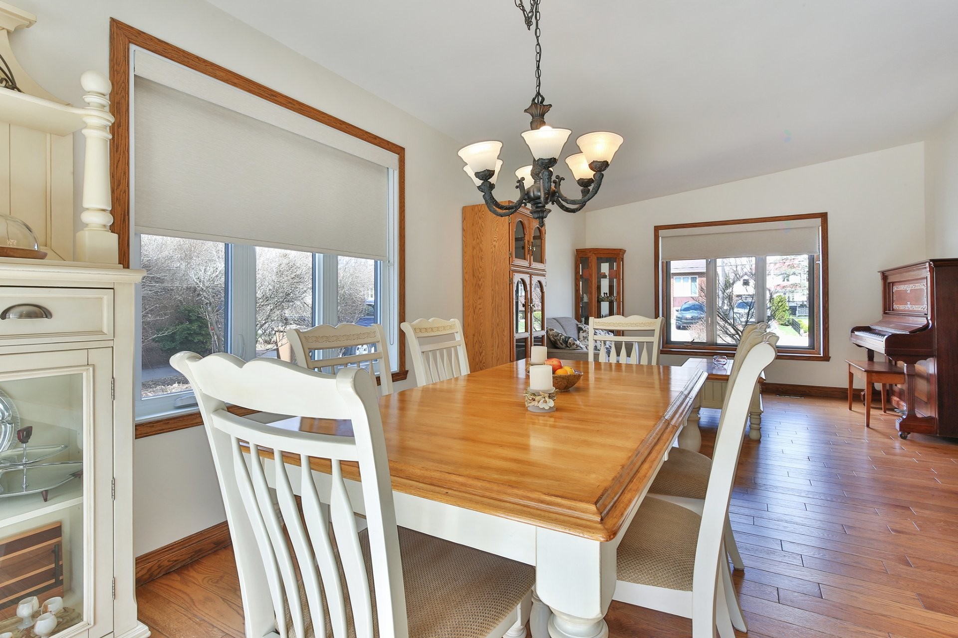 









37


Rue des Roses

,
Saint-Jean-sur-Richelieu,




QC
J2W1R1

