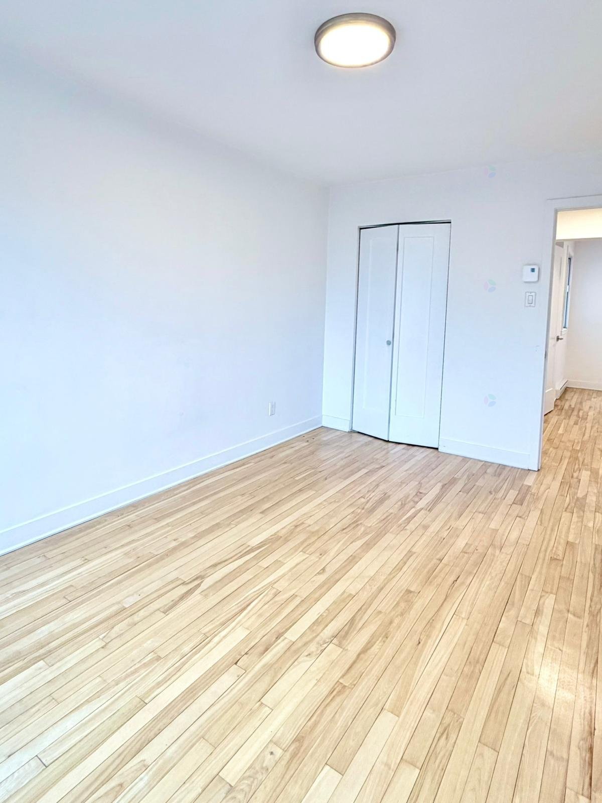 









350


Boul. Cartier O.

, 16,
Laval (Laval-des-Rapides),




QC
H7N2J7

