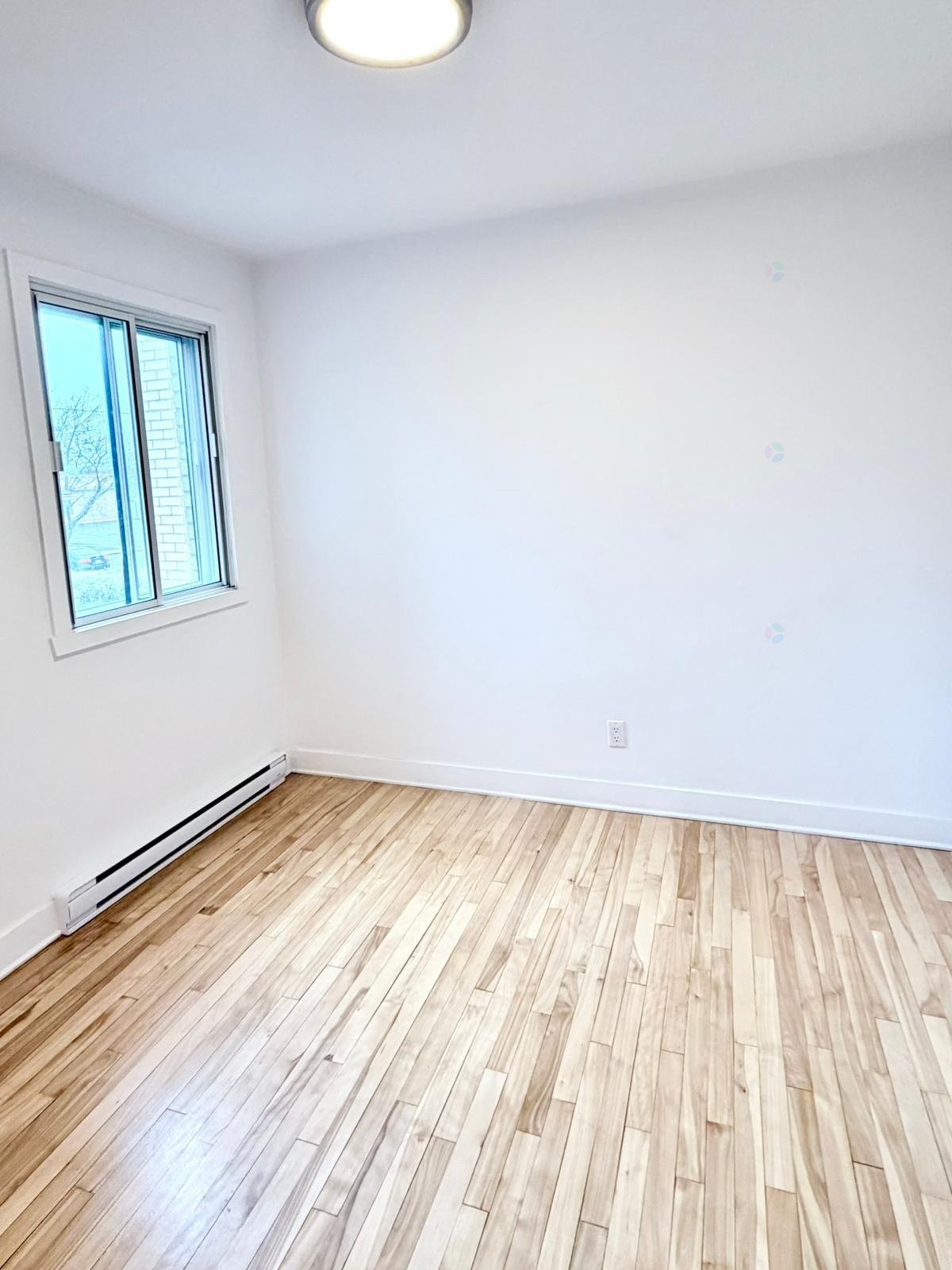 









350


Boul. Cartier O.

, 16,
Laval (Laval-des-Rapides),




QC
H7N2J7

