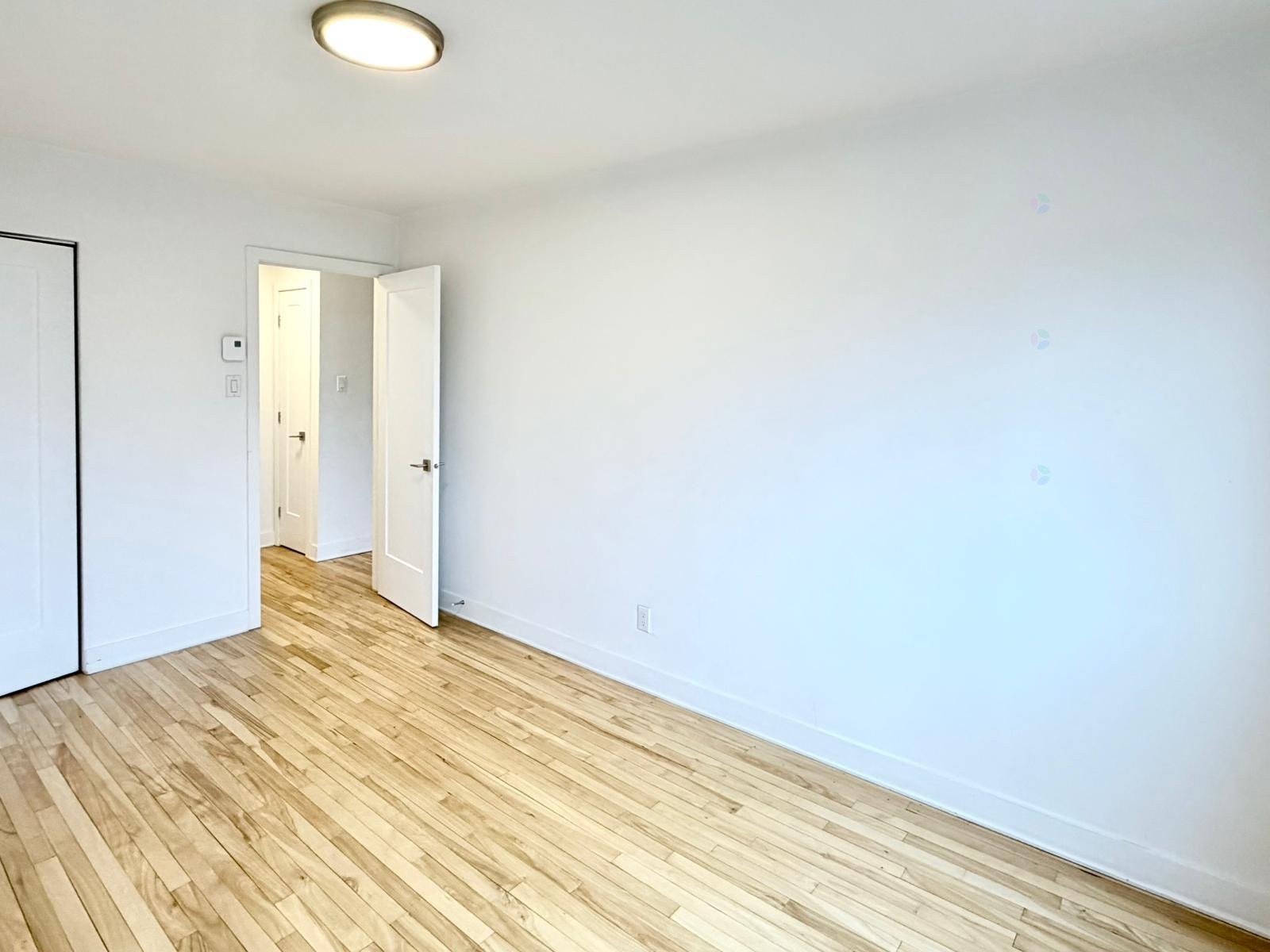 









350


Boul. Cartier O.

, 16,
Laval (Laval-des-Rapides),




QC
H7N2J7

