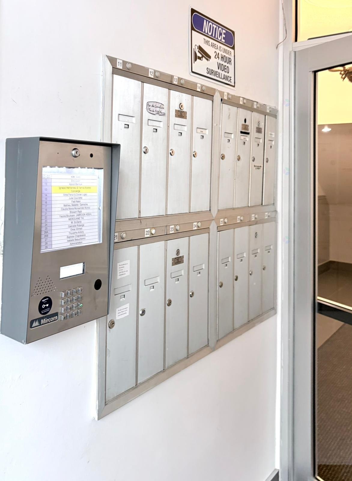 









350


Boul. Cartier O.

, 16,
Laval (Laval-des-Rapides),




QC
H7N2J7

