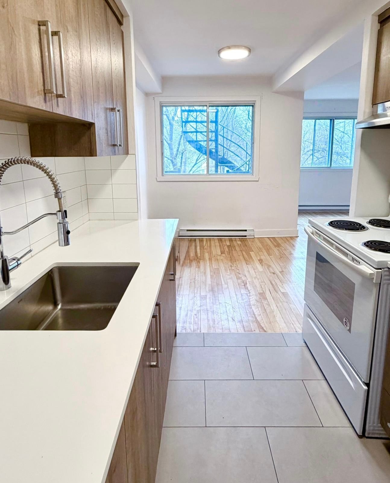 









350


Boul. Cartier O.

, 16,
Laval (Laval-des-Rapides),




QC
H7N2J7

