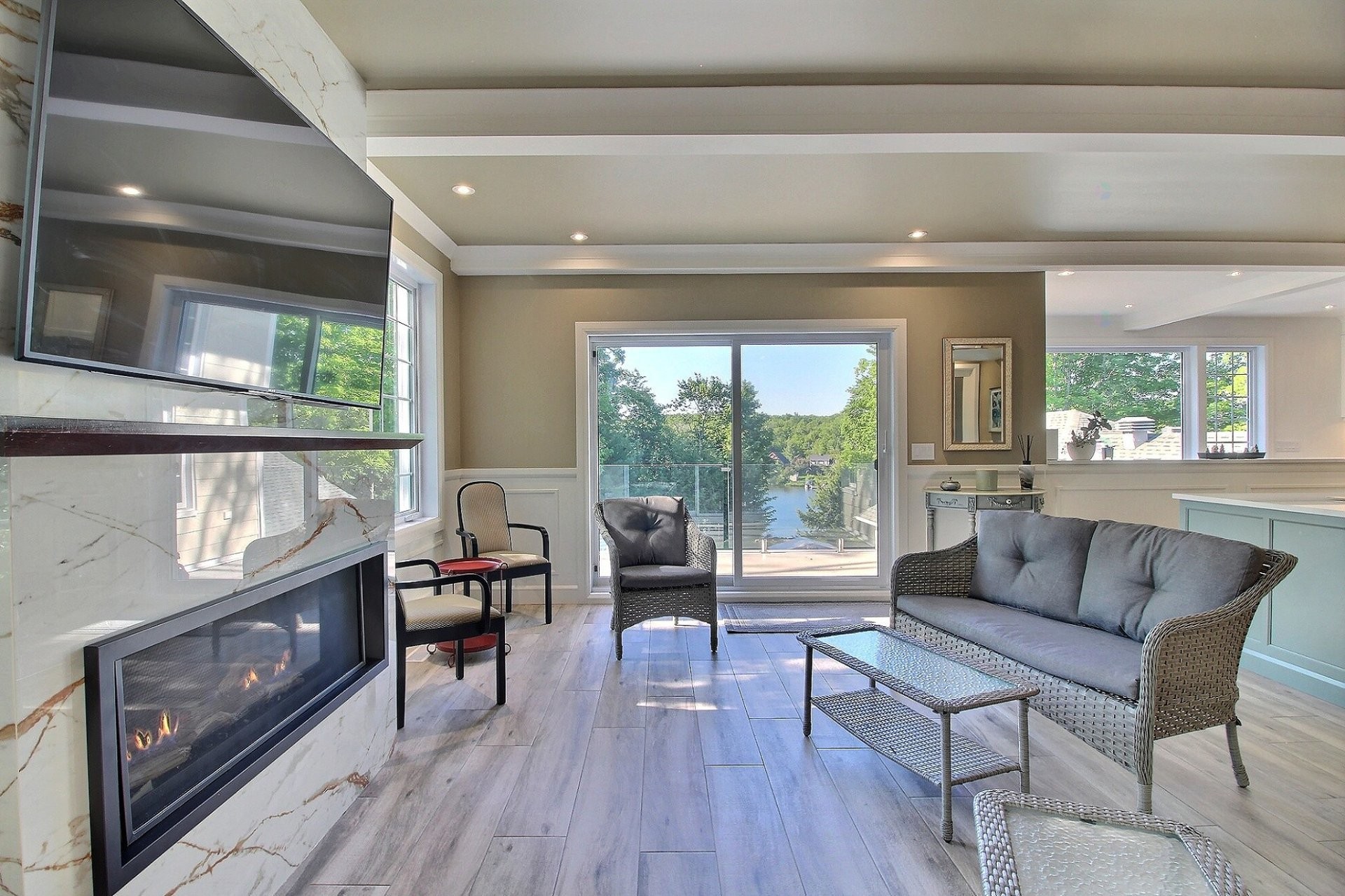 









1040


Av. du Parc

,
Sherbrooke (Brompton/Rock Forest/Saint-Élie/Deauville),




QC
J1N3P1

