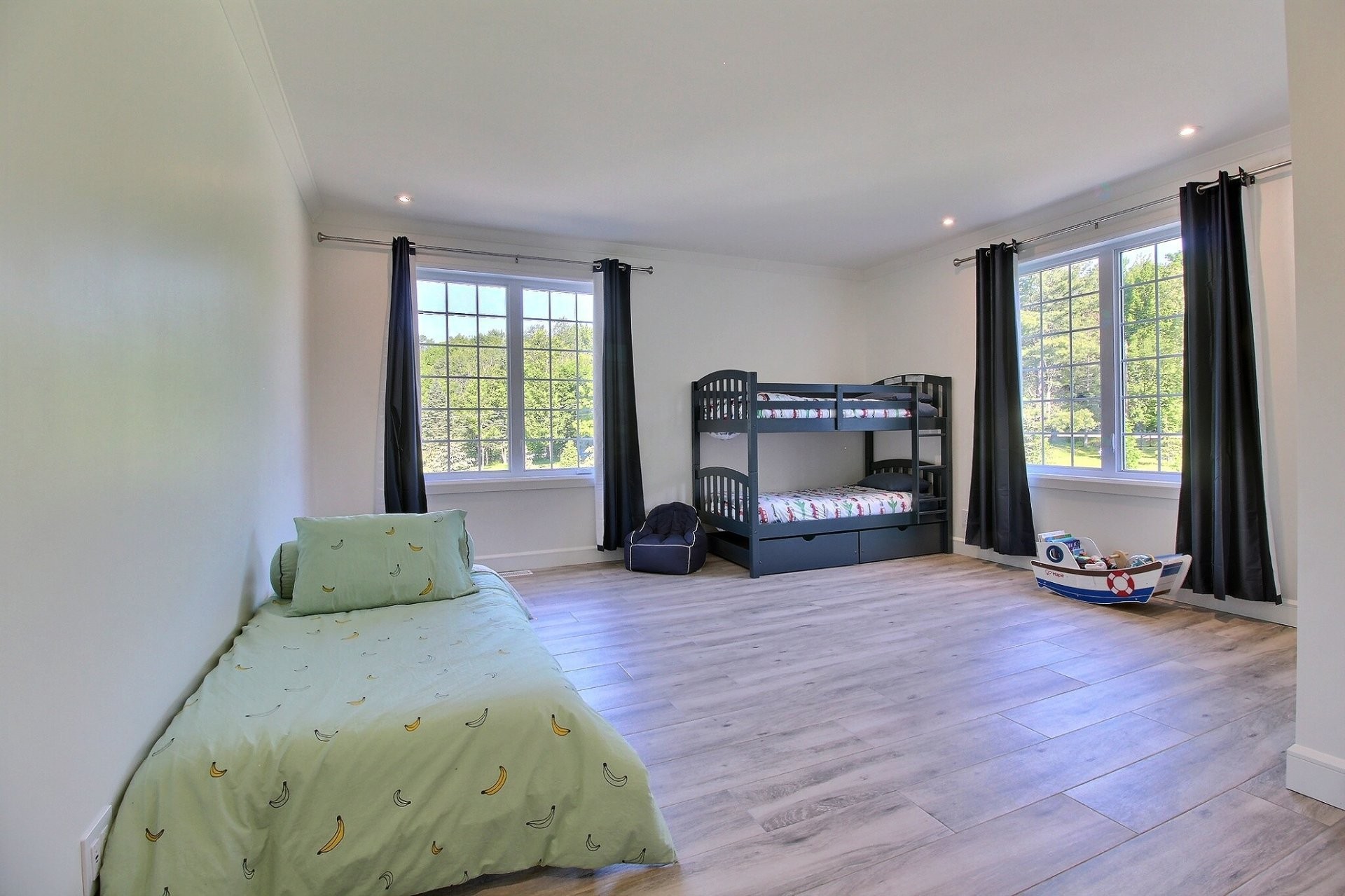 









1040


Av. du Parc

,
Sherbrooke (Brompton/Rock Forest/Saint-Élie/Deauville),




QC
J1N3P1

