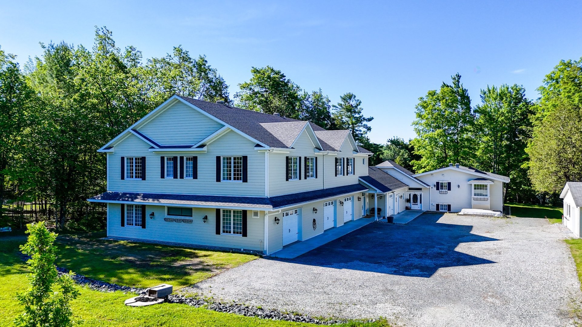 









1040


Av. du Parc

,
Sherbrooke (Brompton/Rock Forest/Saint-Élie/Deauville),




QC
J1N3P1

