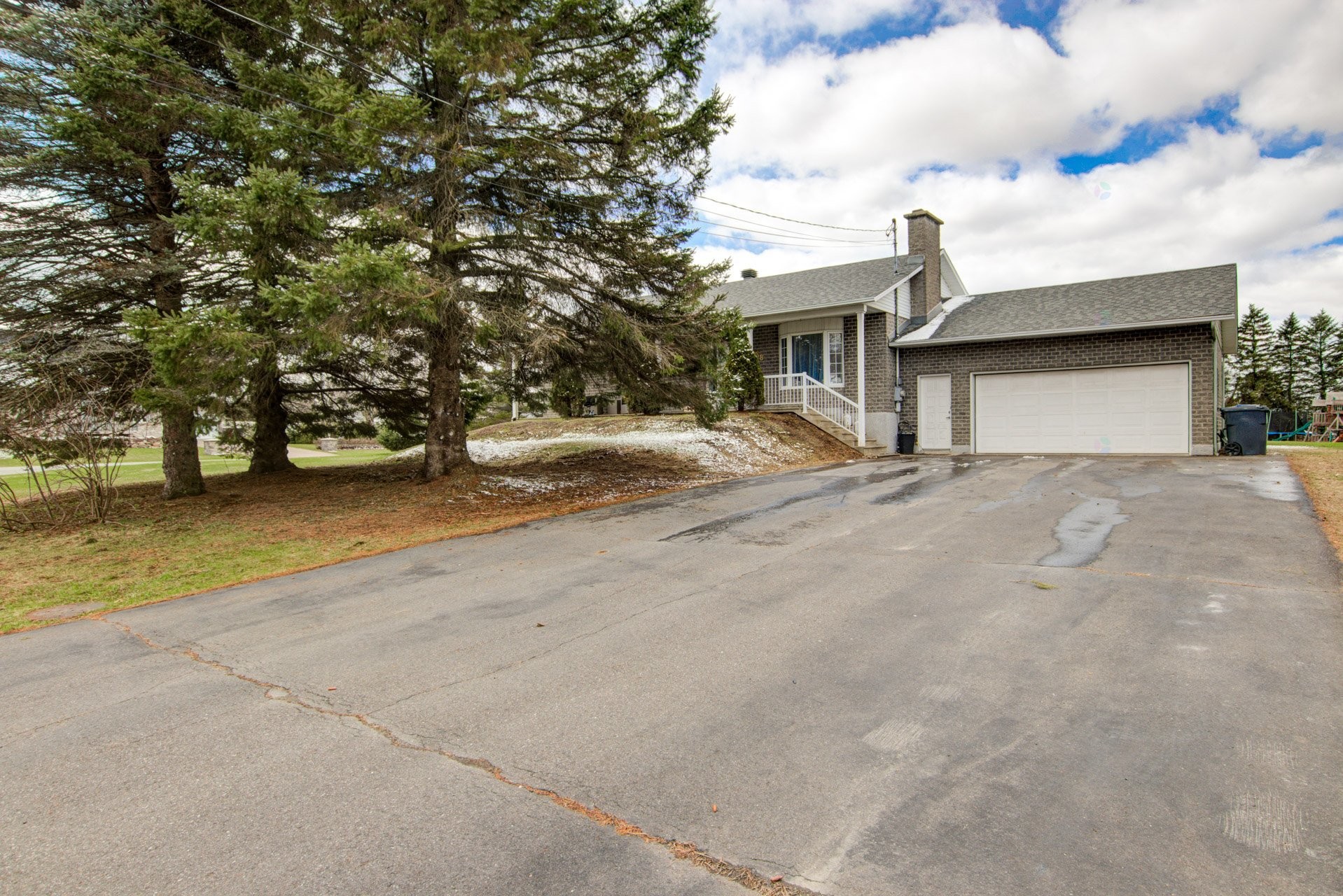 









38


Rue Carmen

,
Granby,




QC
J4J2A9

