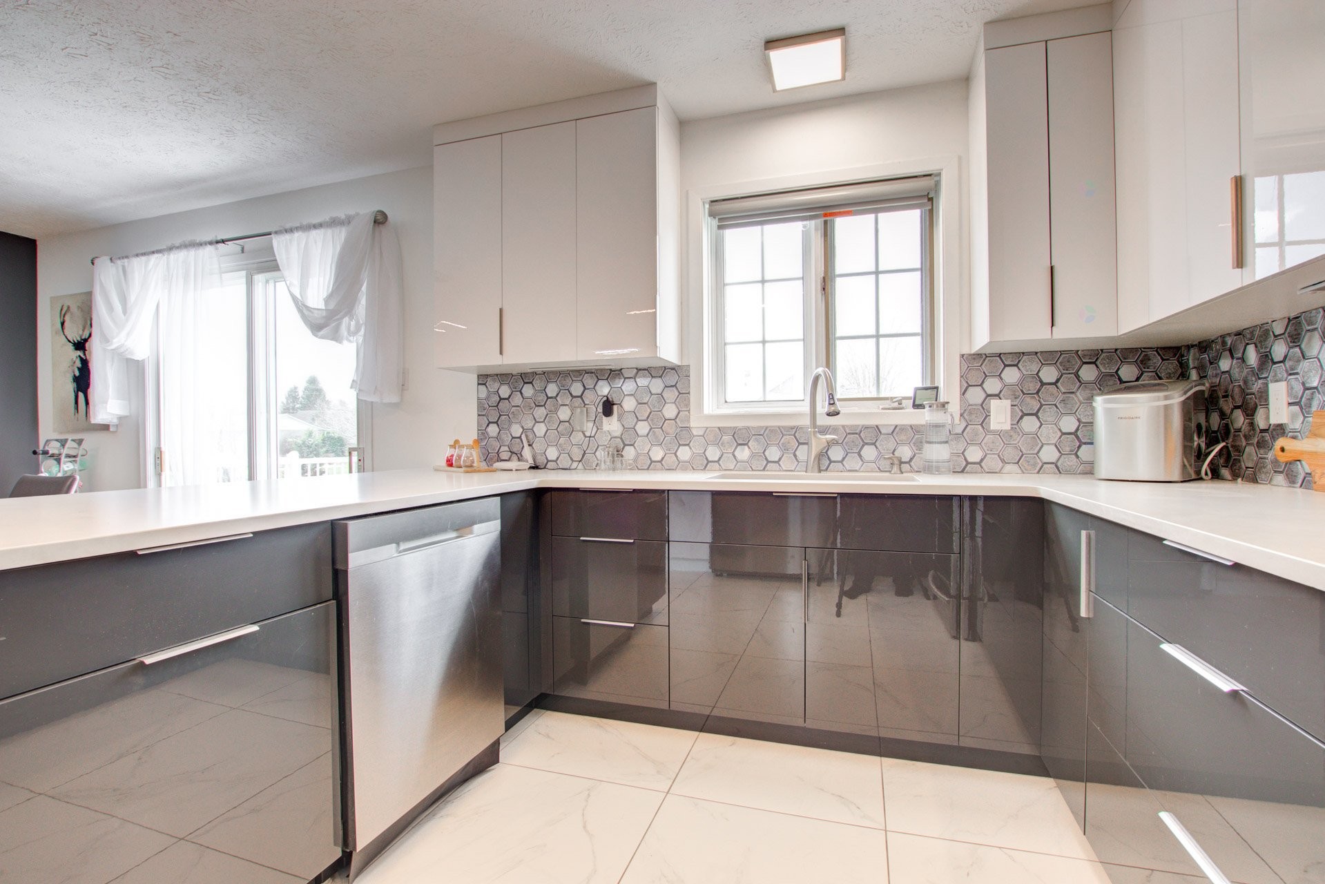 









38


Rue Carmen

,
Granby,




QC
J4J2A9

