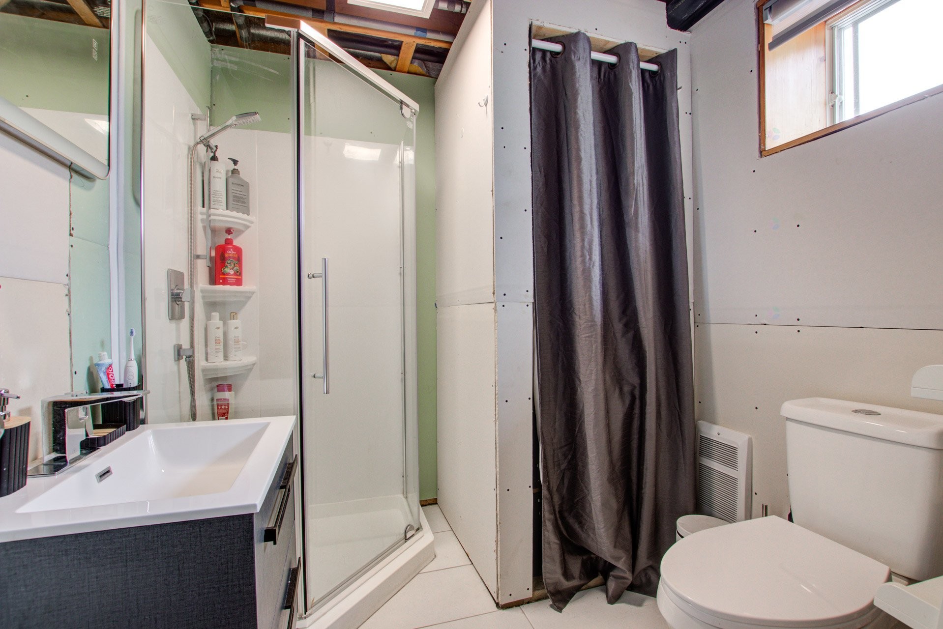 









38


Rue Carmen

,
Granby,




QC
J4J2A9

