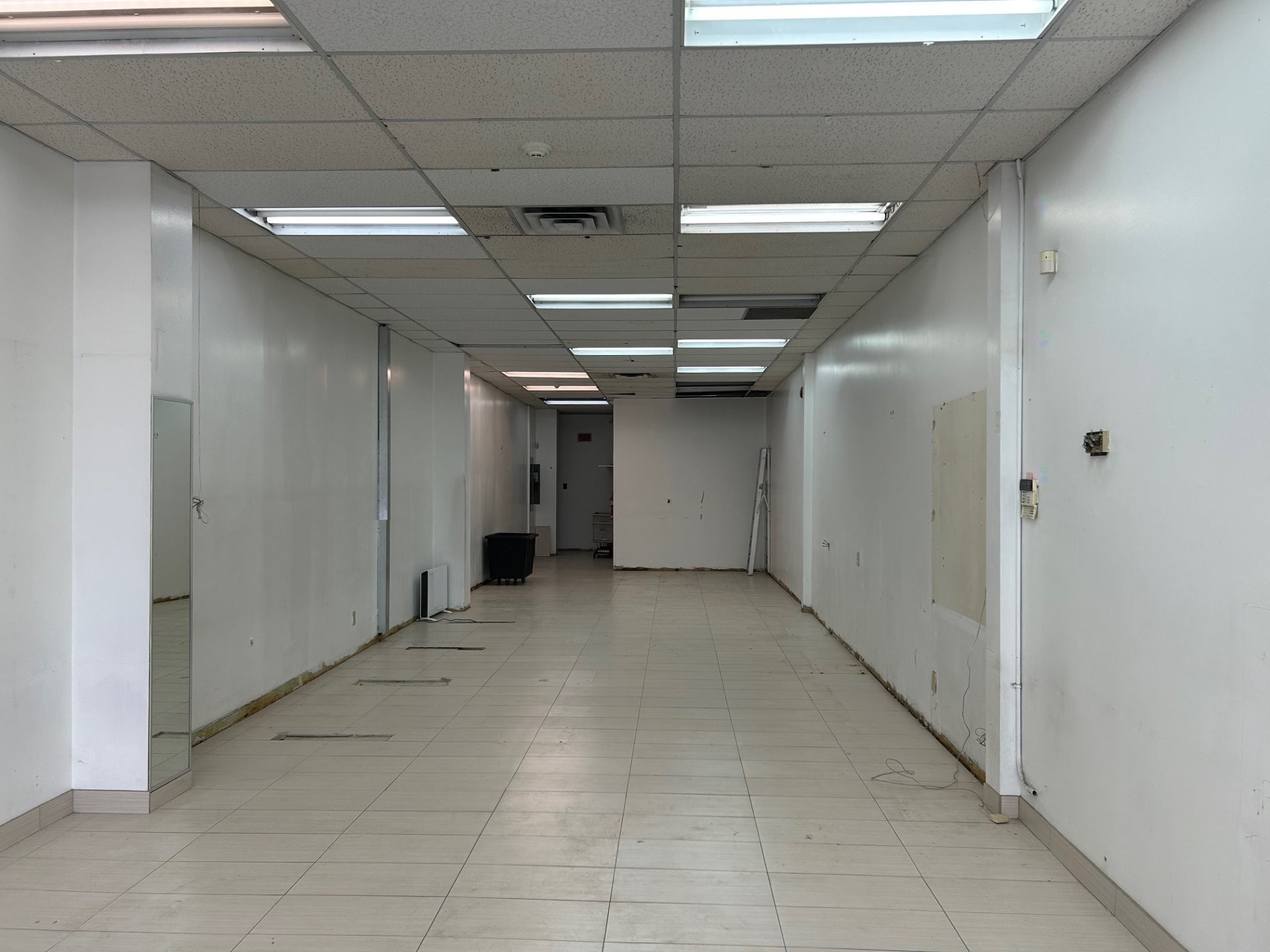 









346


Ch. de la Grande-Côte

,
Rosemère,




QC
J7A1K3

