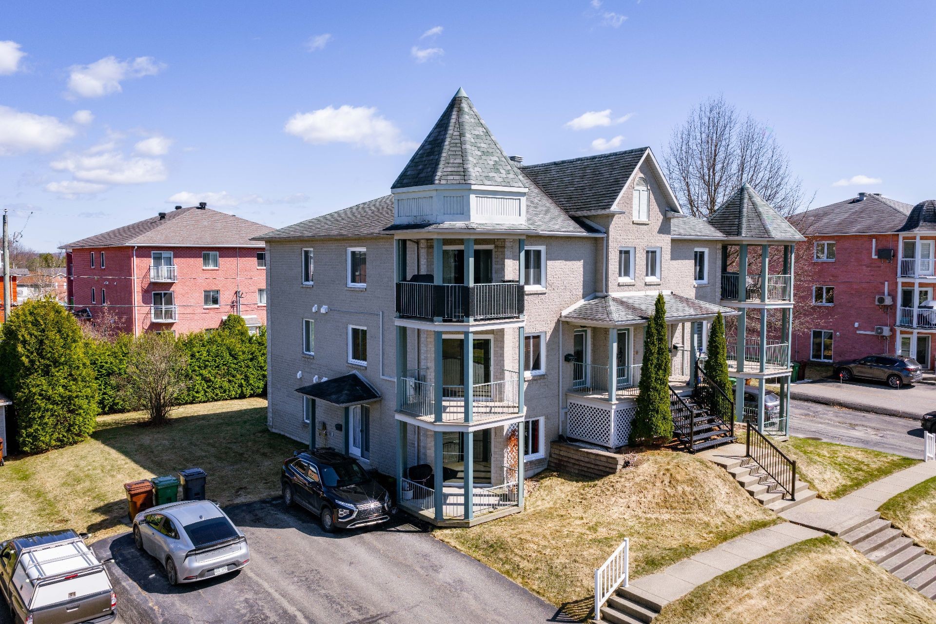 









942


Rue Jovette-Bernier

,
Sherbrooke (Les Nations),




QC
J1J4L3

