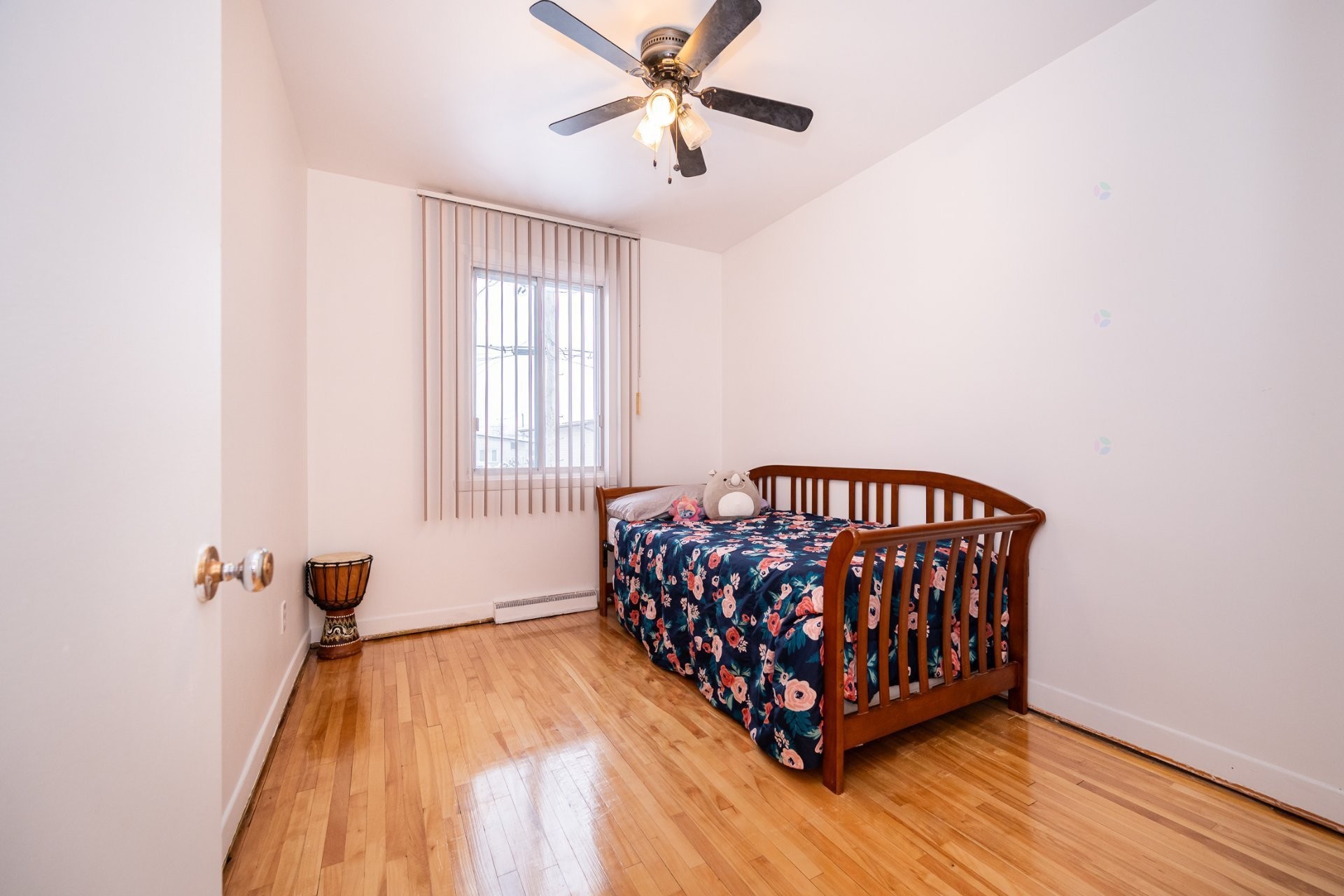 









1404


Boul. Élisabeth

,
Laval (Chomedey),




QC
H7W3J8

