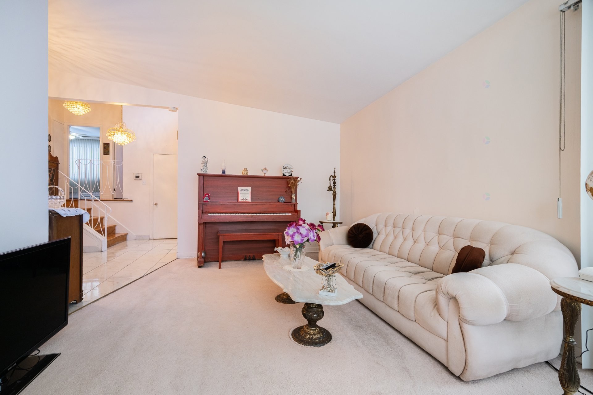 









1404


Boul. Élisabeth

,
Laval (Chomedey),




QC
H7W3J8

