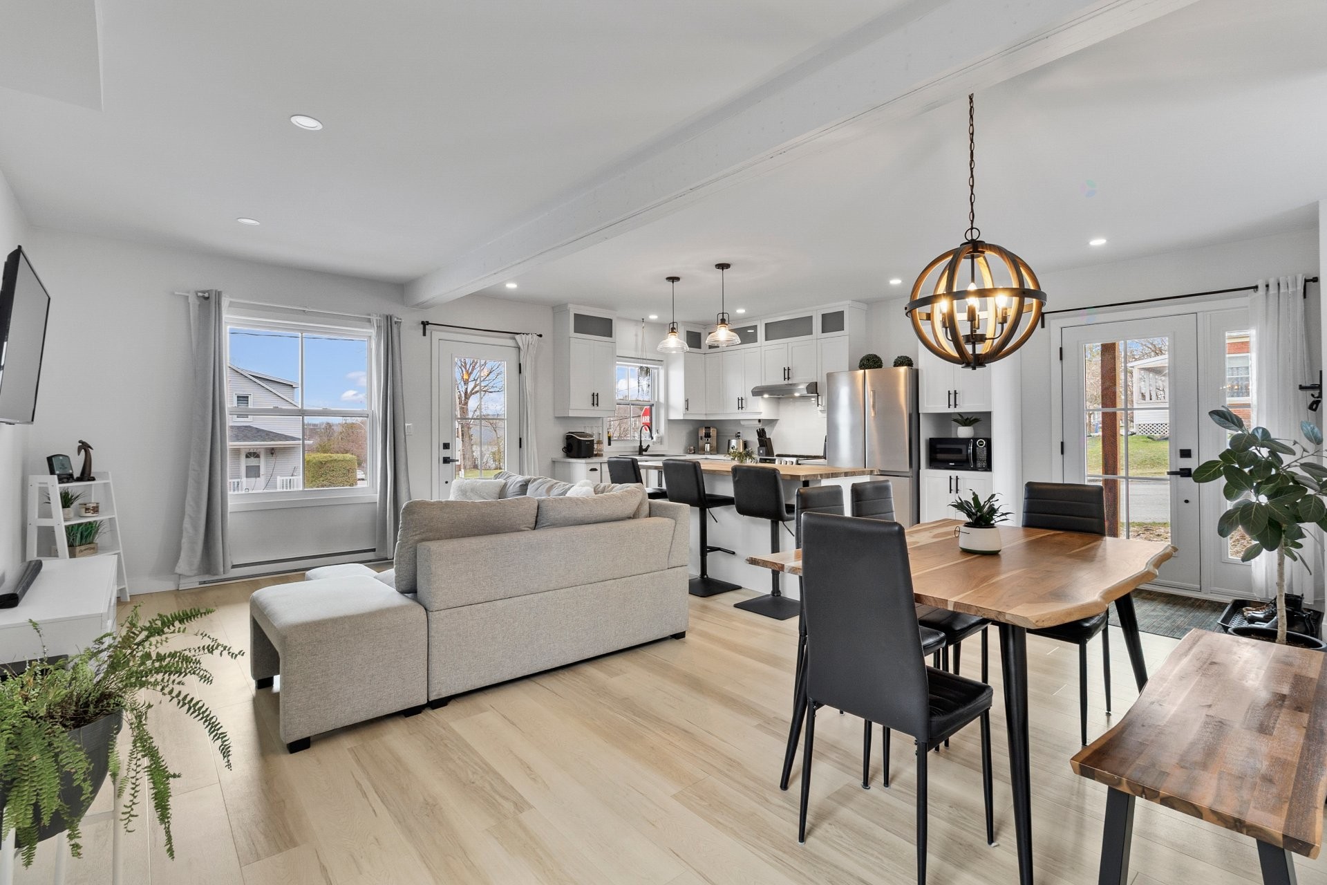 









248


Rue Bilodeau

,
East Angus,




QC
J0B1R0

