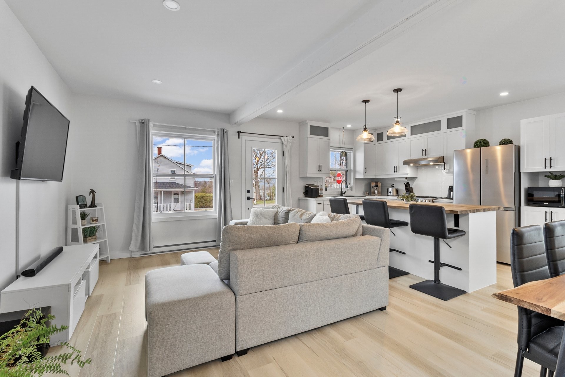 









248


Rue Bilodeau

,
East Angus,




QC
J0B1R0

