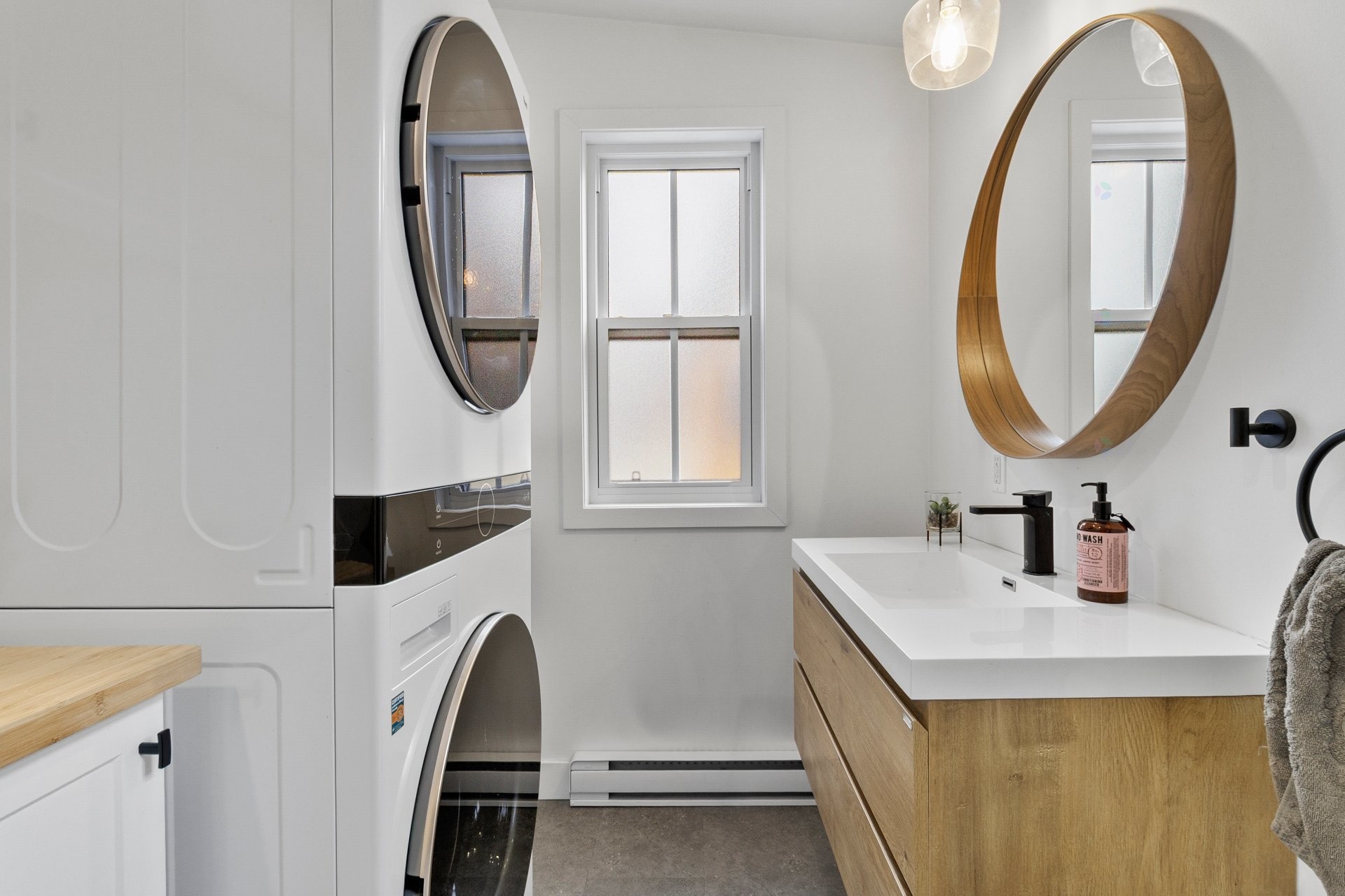 









248


Rue Bilodeau

,
East Angus,




QC
J0B1R0

