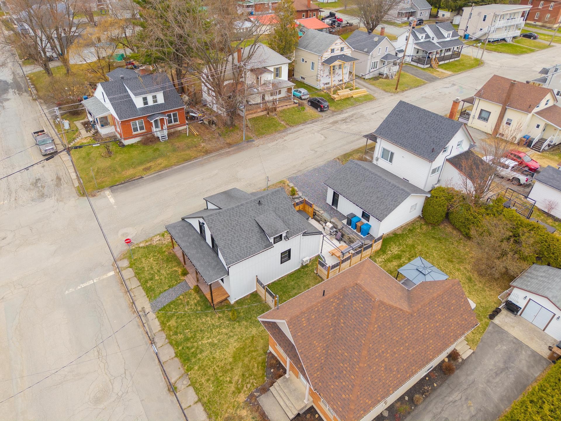 









248


Rue Bilodeau

,
East Angus,




QC
J0B1R0

