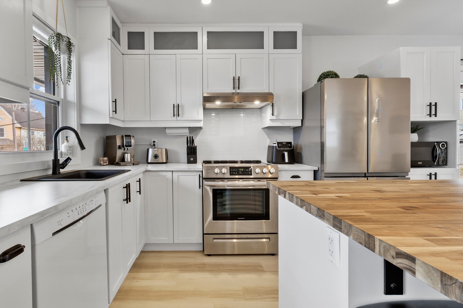 









248


Rue Bilodeau

,
East Angus,




QC
J0B1R0


