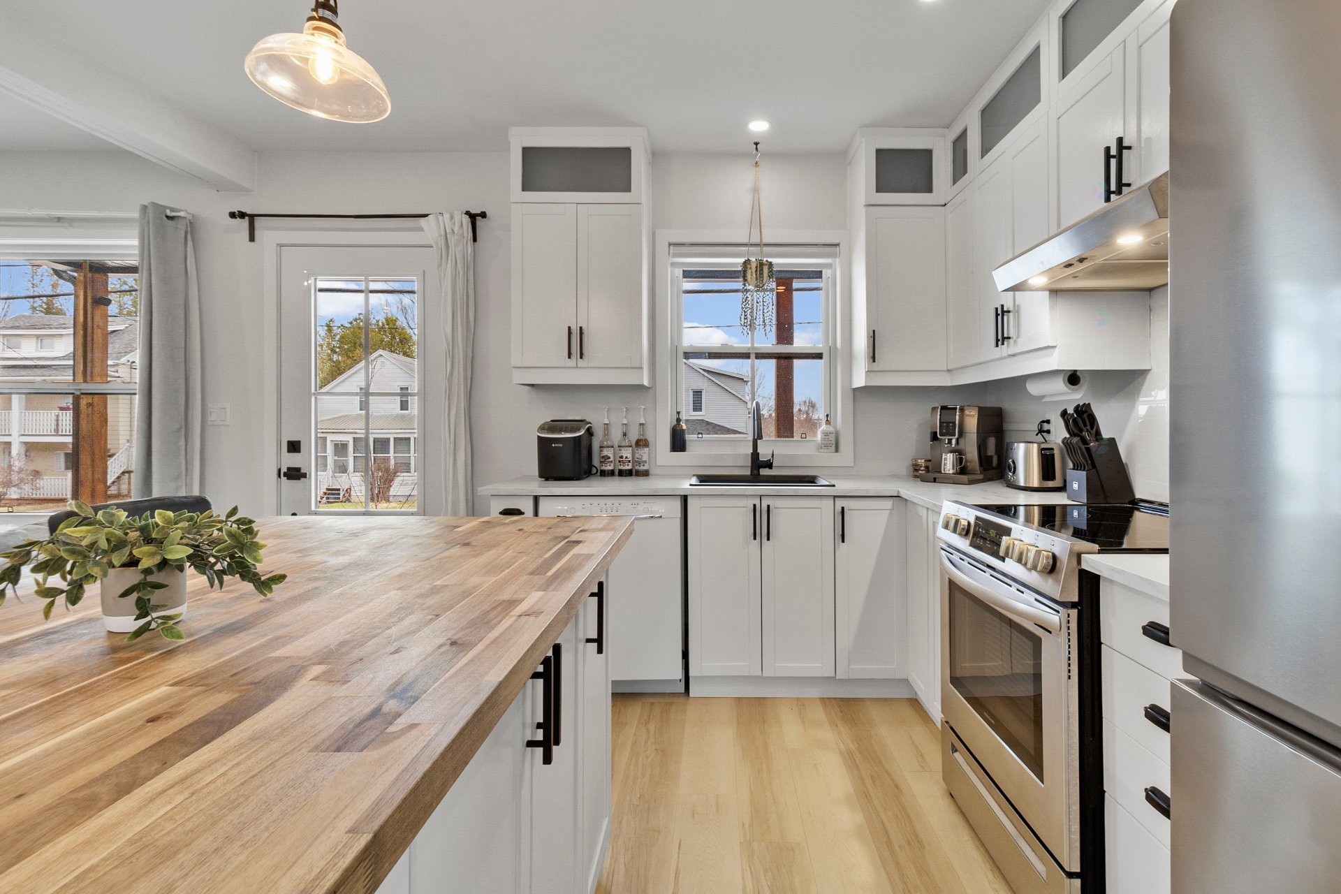 









248


Rue Bilodeau

,
East Angus,




QC
J0B1R0

