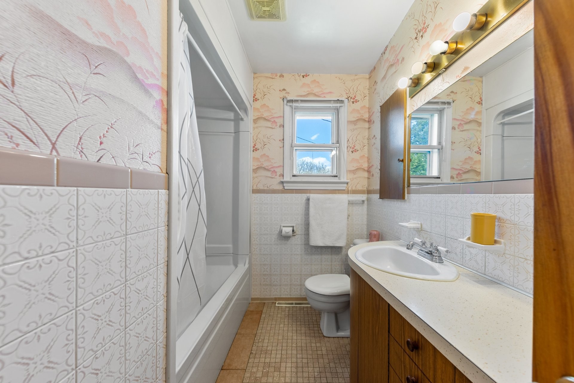 









111


Rue Parenteau

,
Saint-Jean-sur-Richelieu,




QC
J3B3V9

