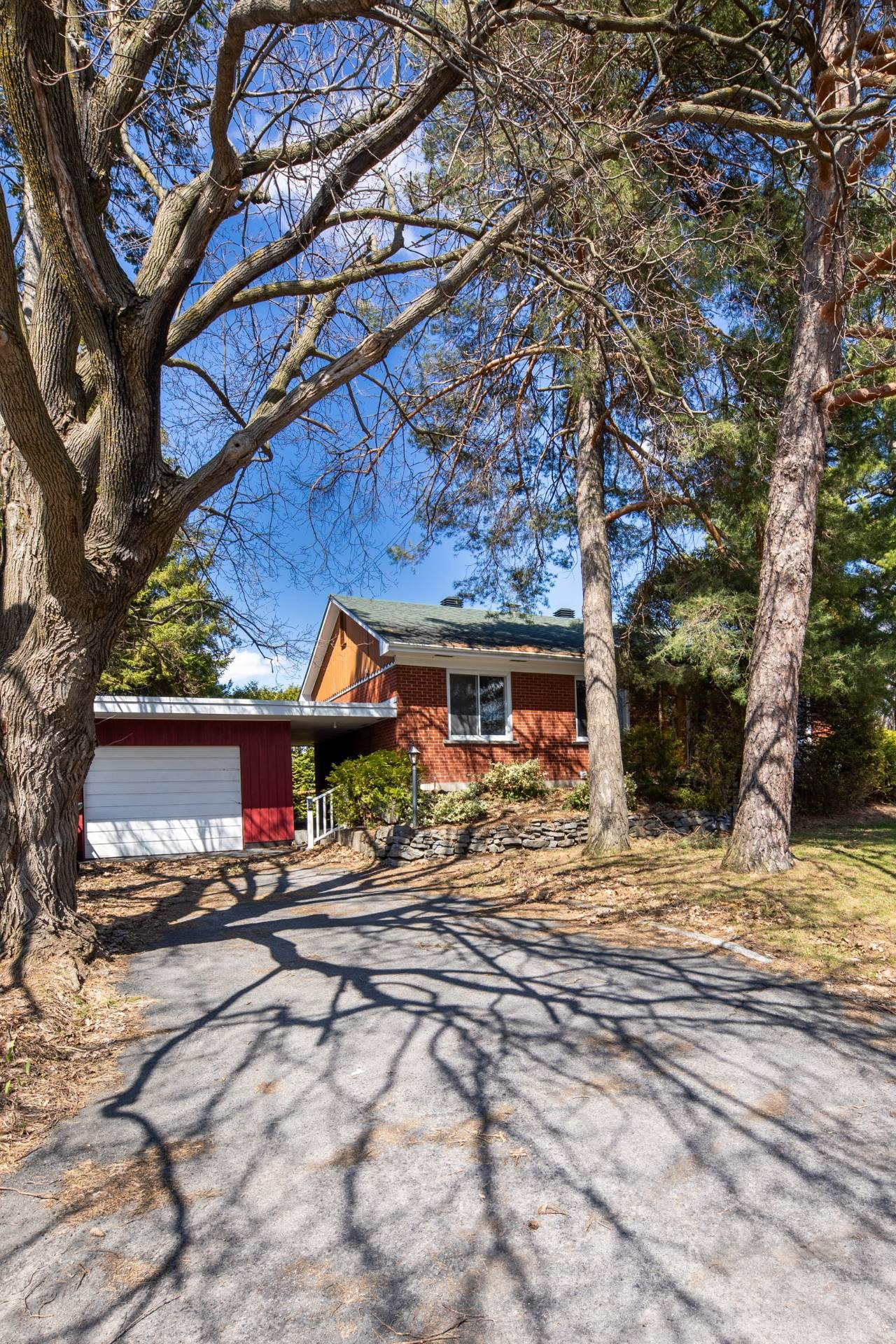 









111


Rue Parenteau

,
Saint-Jean-sur-Richelieu,




QC
J3B3V9

