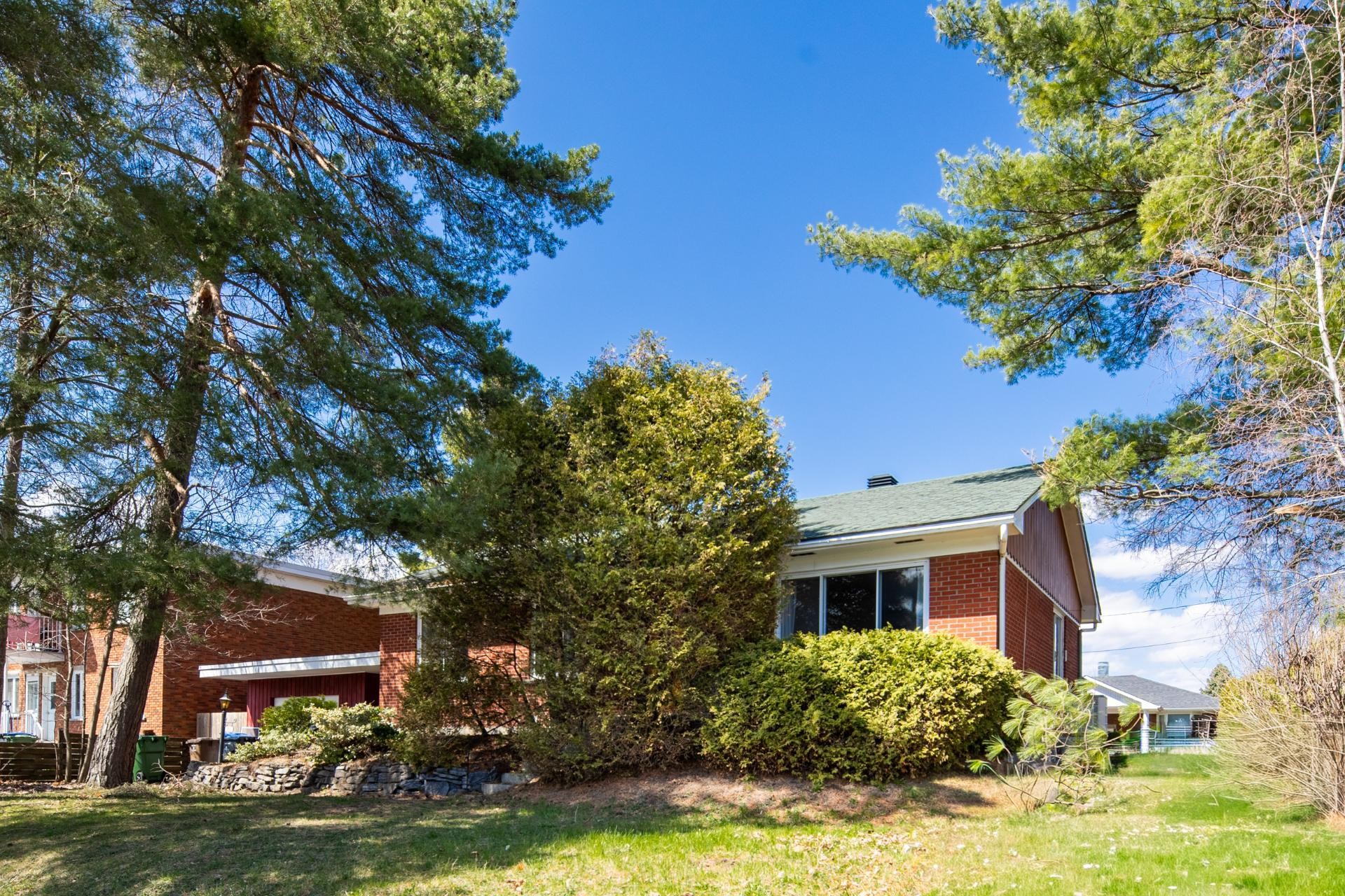 









111


Rue Parenteau

,
Saint-Jean-sur-Richelieu,




QC
J3B3V9


