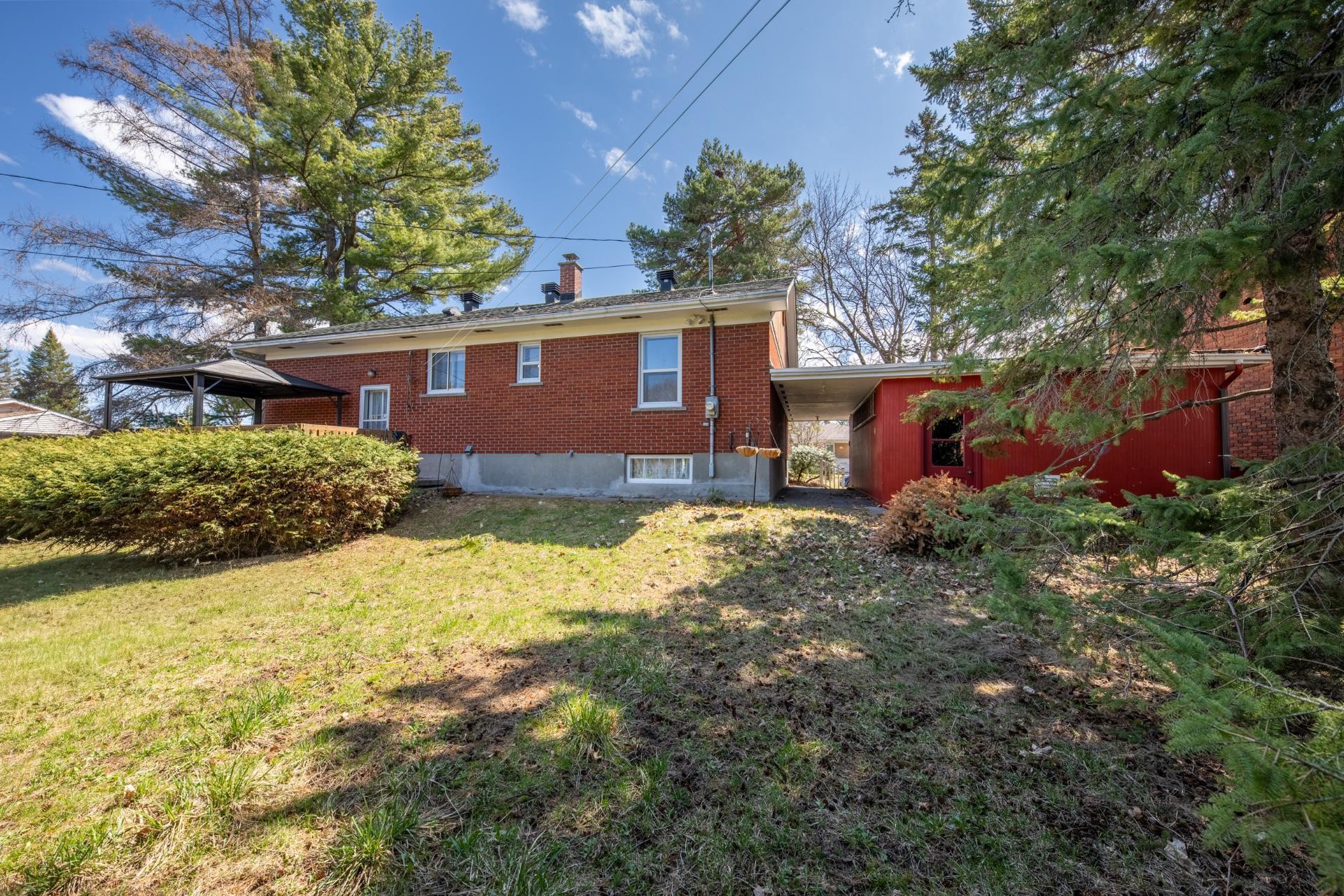









111


Rue Parenteau

,
Saint-Jean-sur-Richelieu,




QC
J3B3V9

