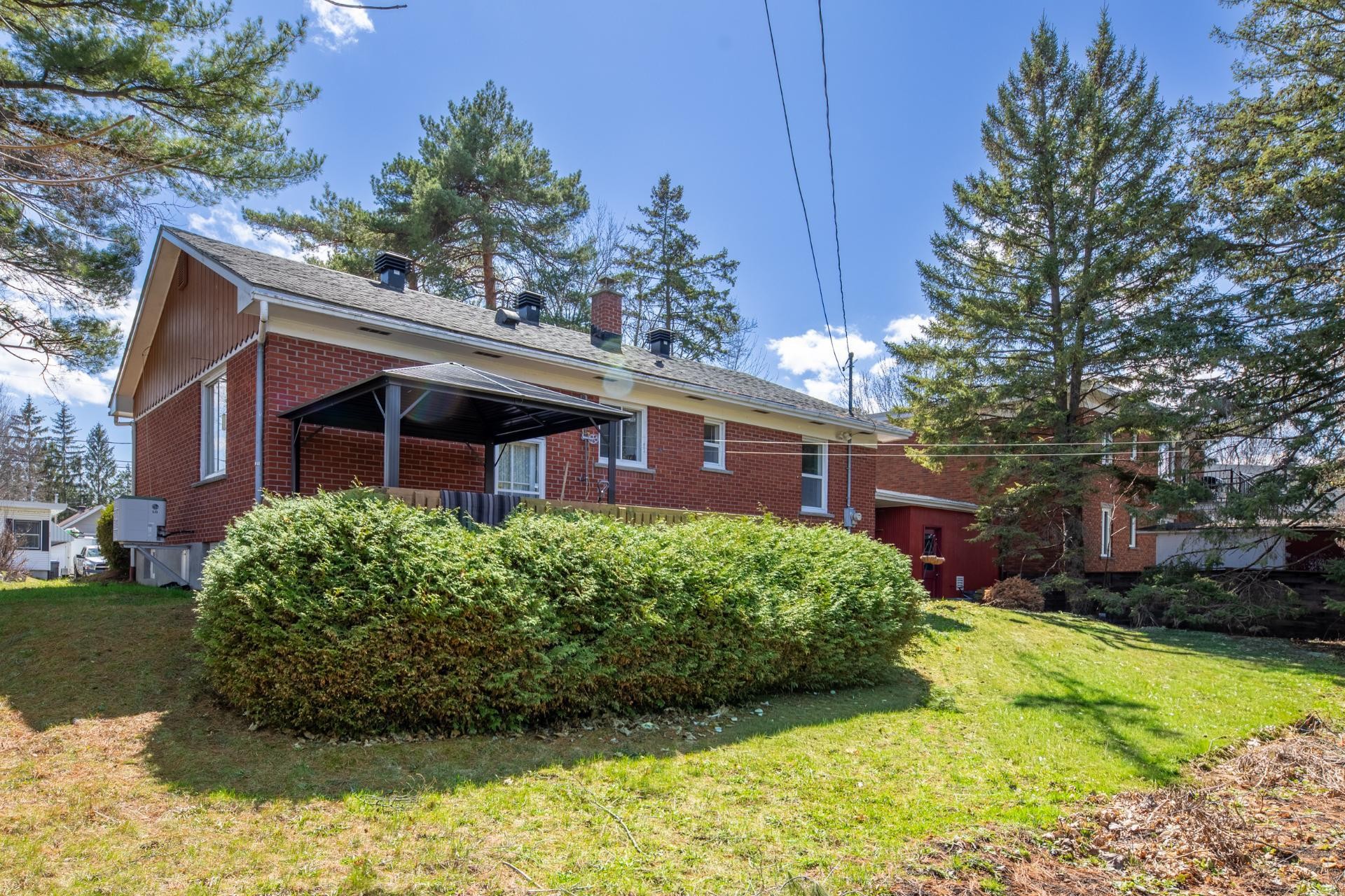 









111


Rue Parenteau

,
Saint-Jean-sur-Richelieu,




QC
J3B3V9

