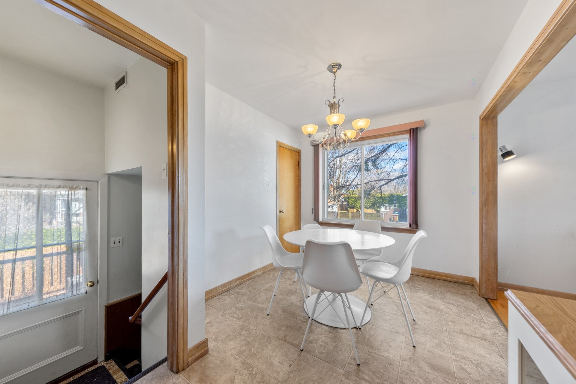 









111


Rue Parenteau

,
Saint-Jean-sur-Richelieu,




QC
J3B3V9

