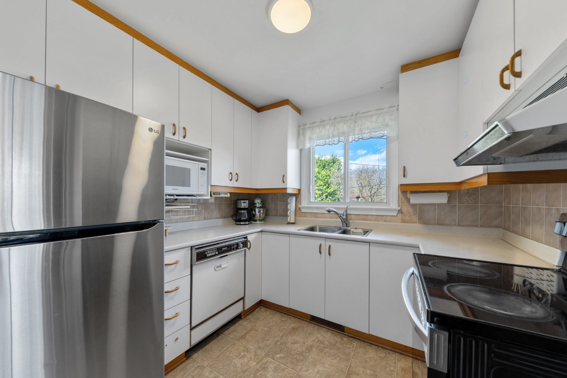 









111


Rue Parenteau

,
Saint-Jean-sur-Richelieu,




QC
J3B3V9

