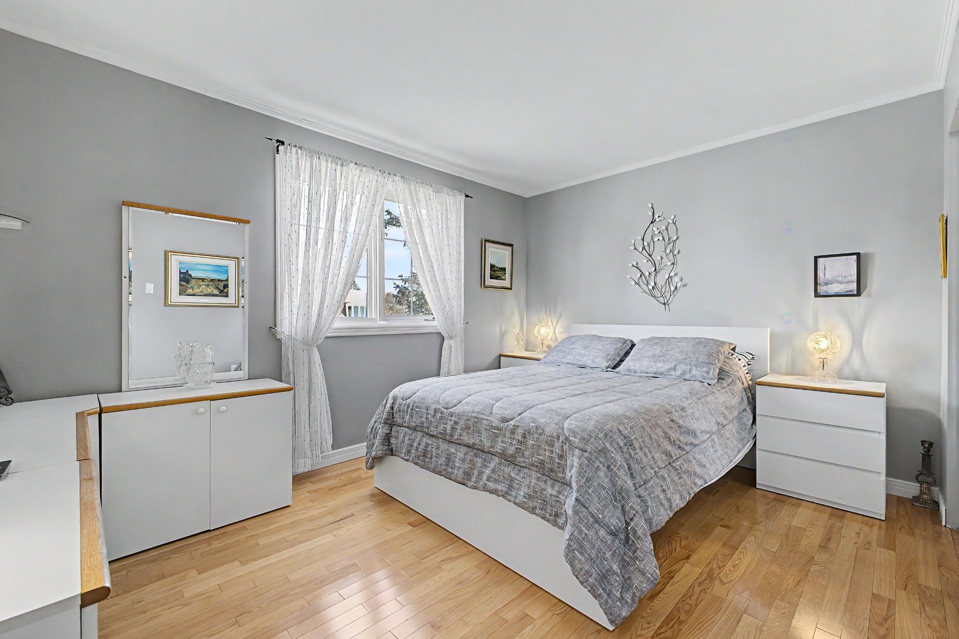









979


Rue La Salle

,
Saint-Bruno-de-Montarville,




QC
J3V3Y1

