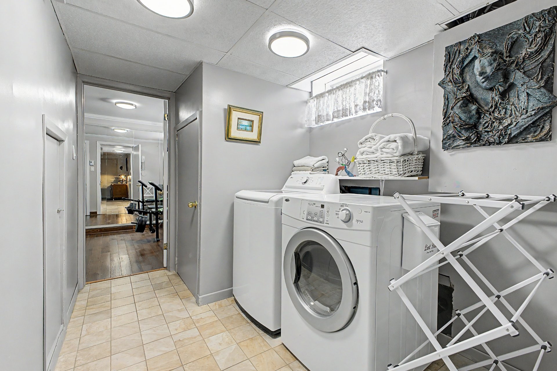 









979


Rue La Salle

,
Saint-Bruno-de-Montarville,




QC
J3V3Y1

