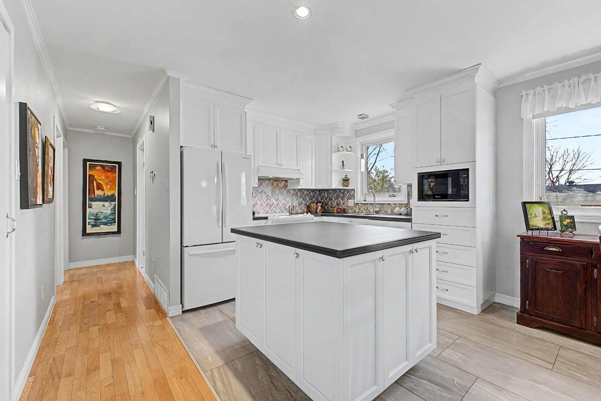 









979


Rue La Salle

,
Saint-Bruno-de-Montarville,




QC
J3V3Y1

