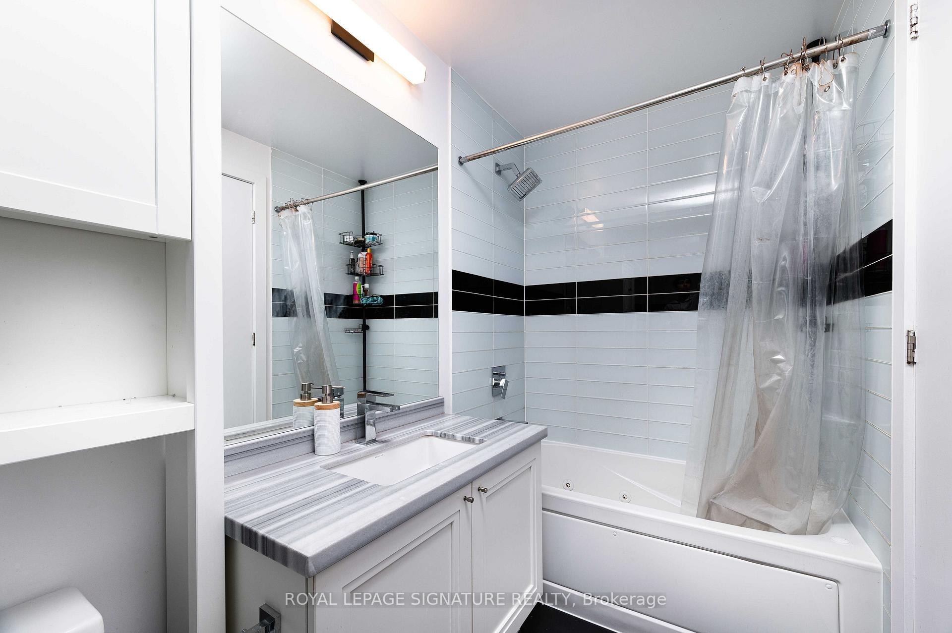 









4011


Brickstone

Mews, PH4,
Mississauga,




ON
L5B 0G3

