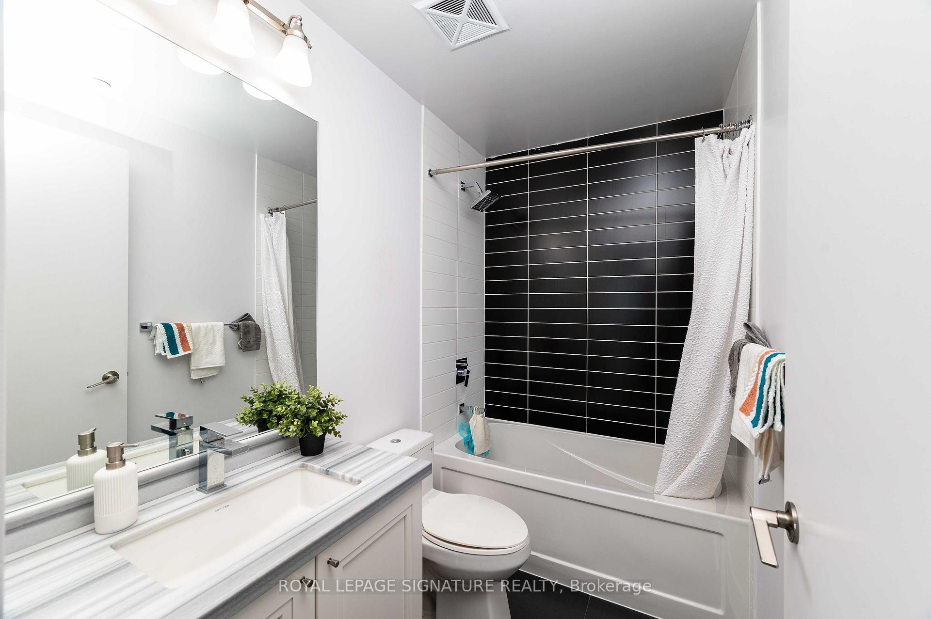 









4011


Brickstone

Mews, PH4,
Mississauga,




ON
L5B 0G3

