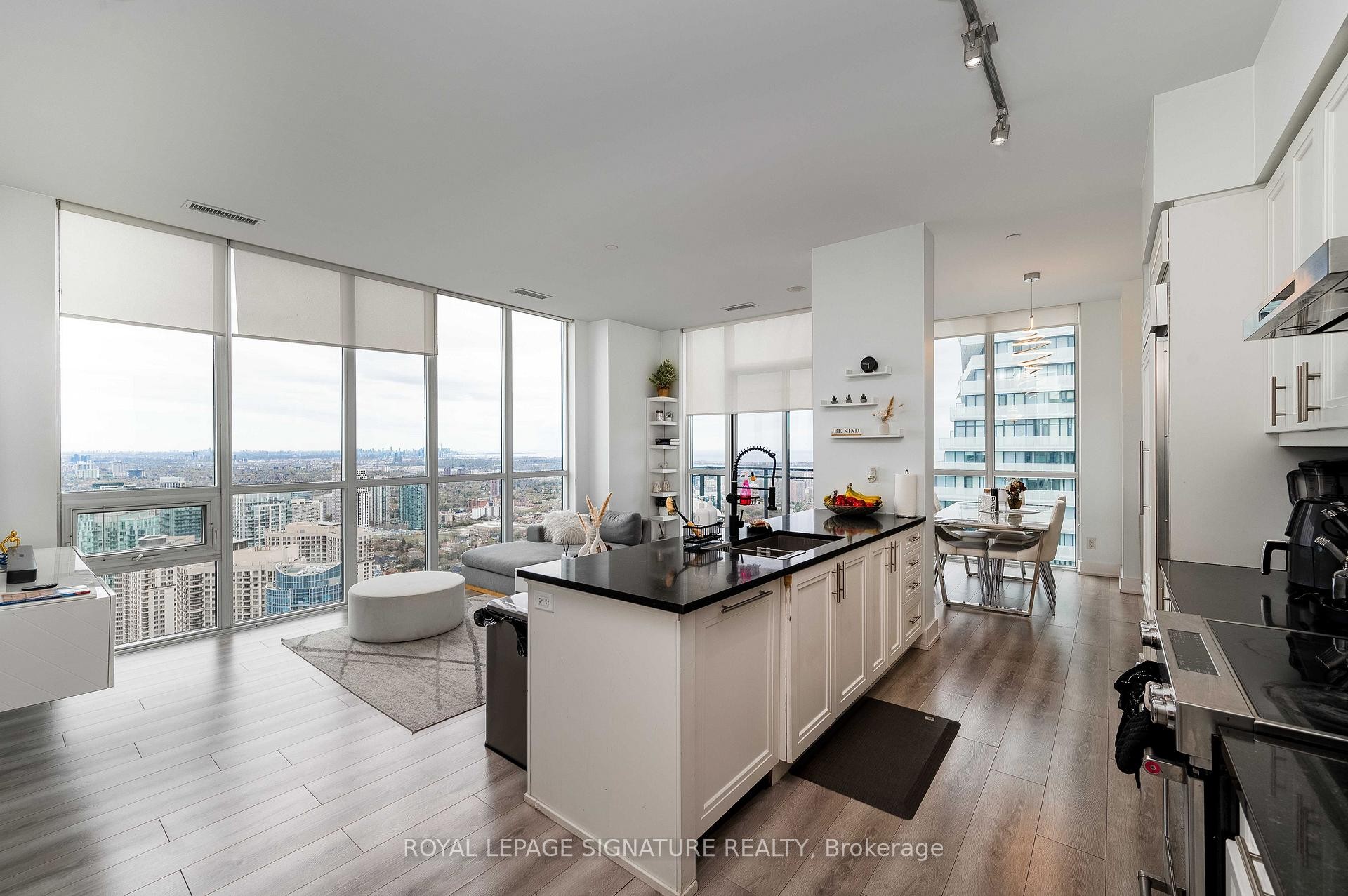 









4011


Brickstone

Mews, PH4,
Mississauga,




ON
L5B 0G3

