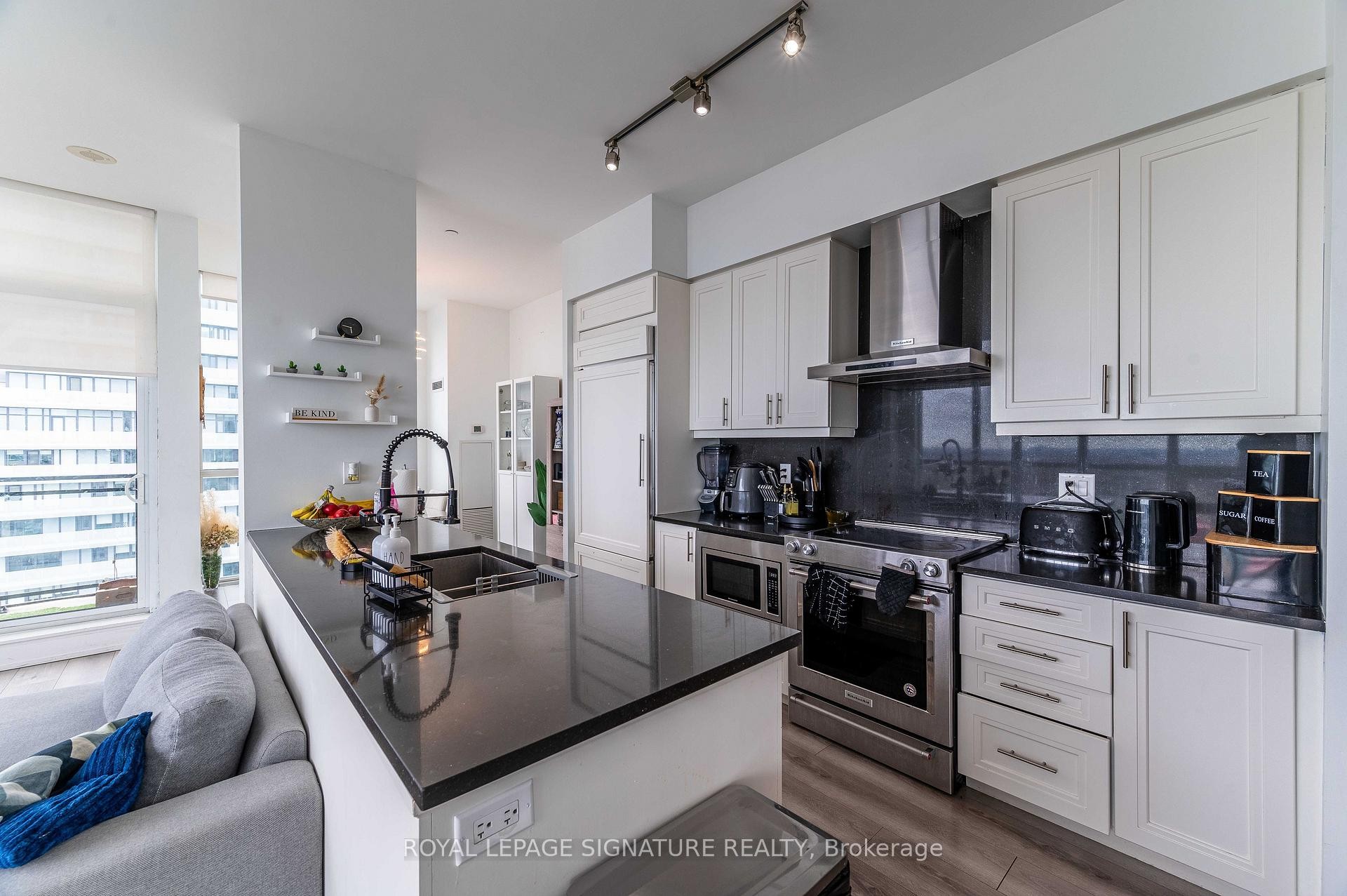 









4011


Brickstone

Mews, PH4,
Mississauga,




ON
L5B 0G3

